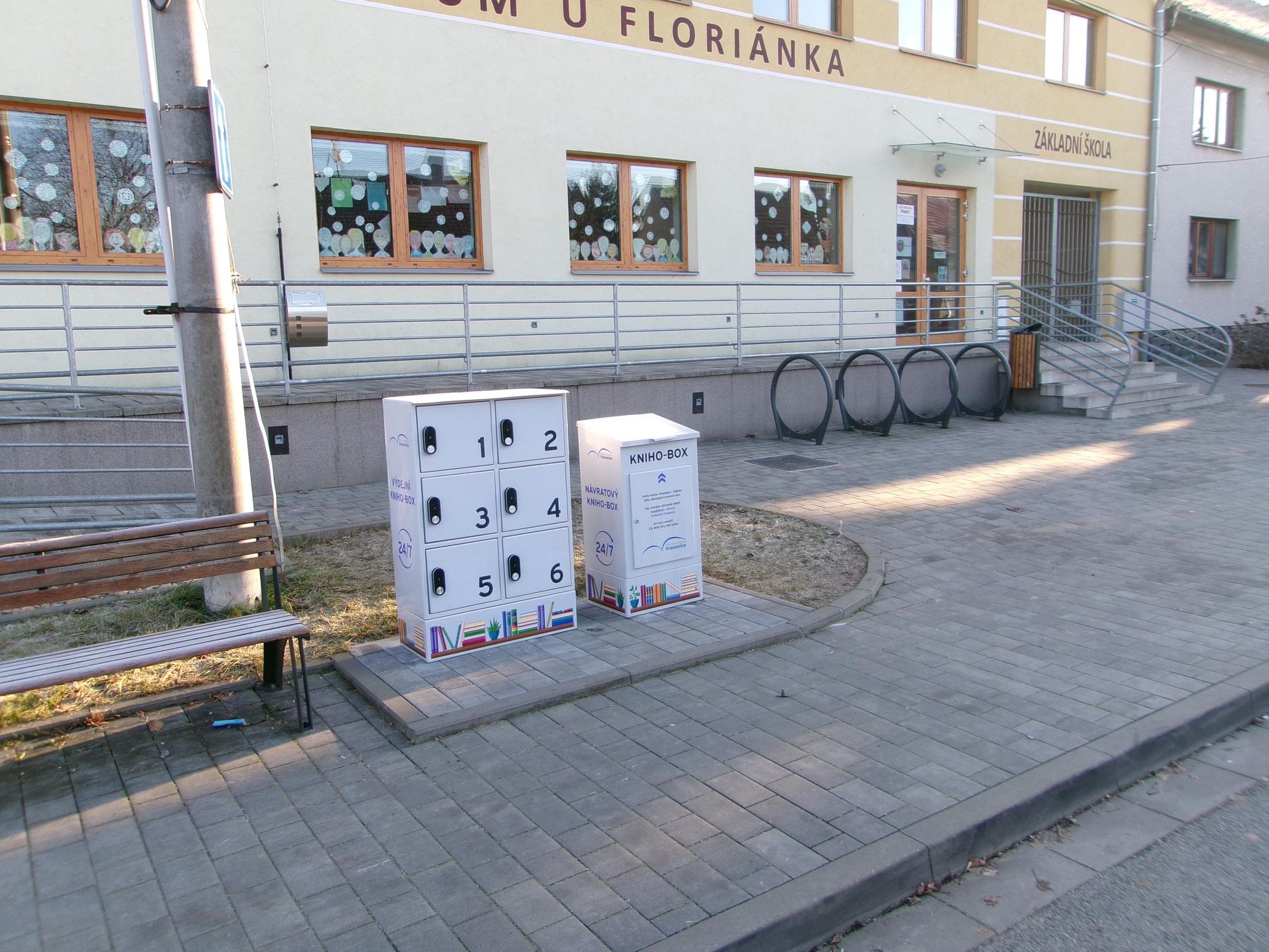Obecní knihovna Vranovice - Kniho-box foto 2