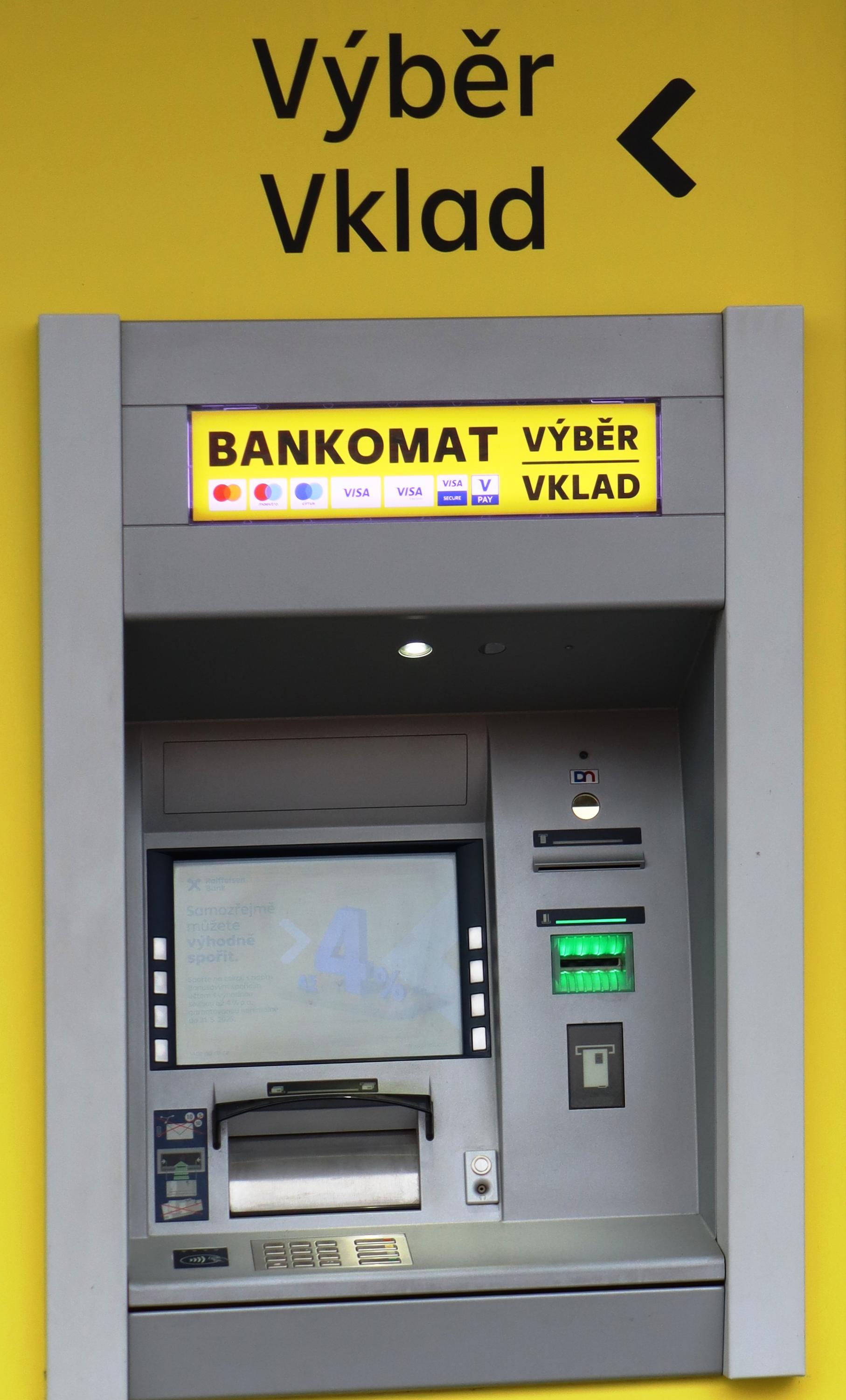 Raiffeisenbank - bankomat foto 5