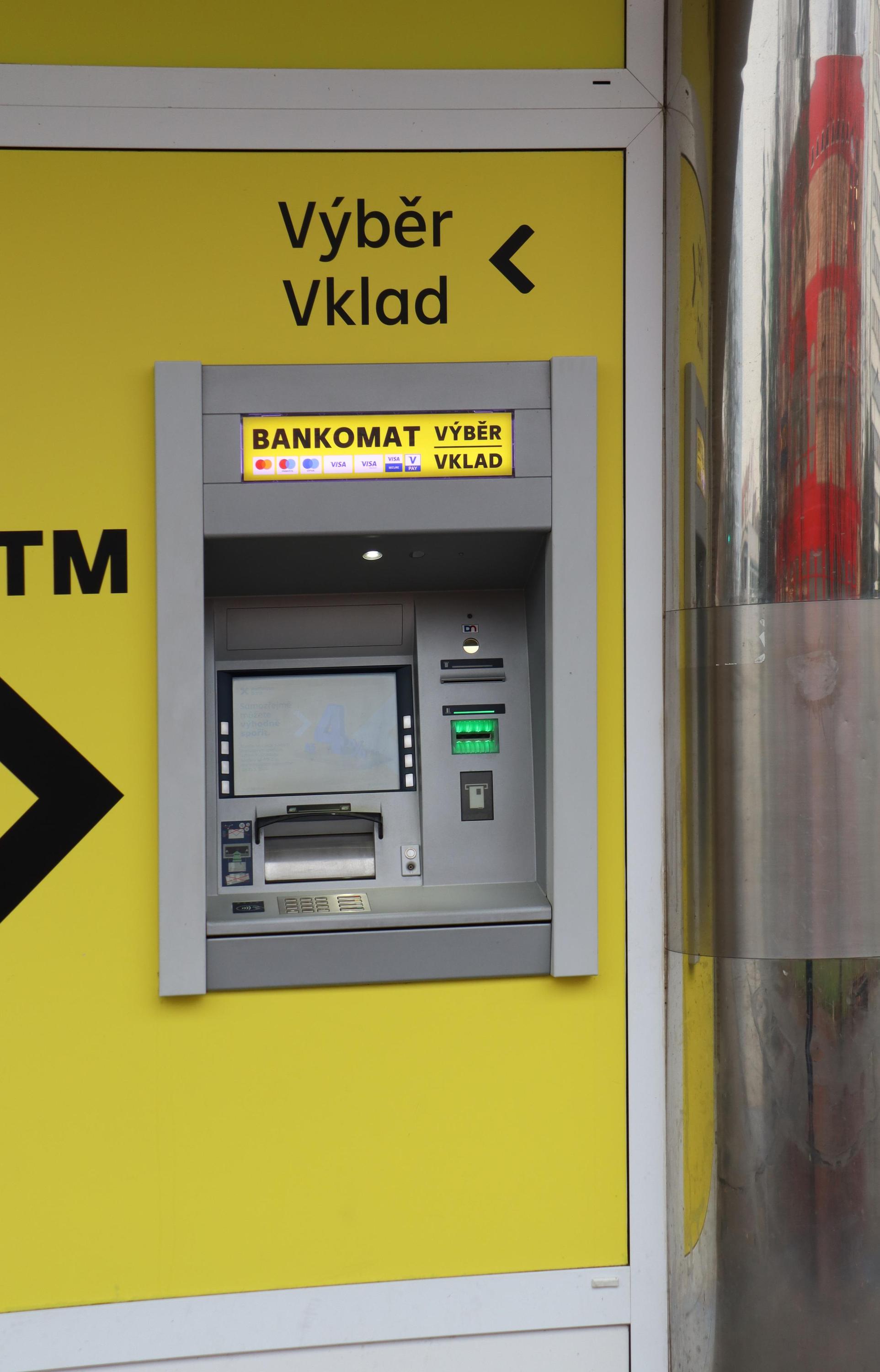 Raiffeisenbank - bankomat foto 4