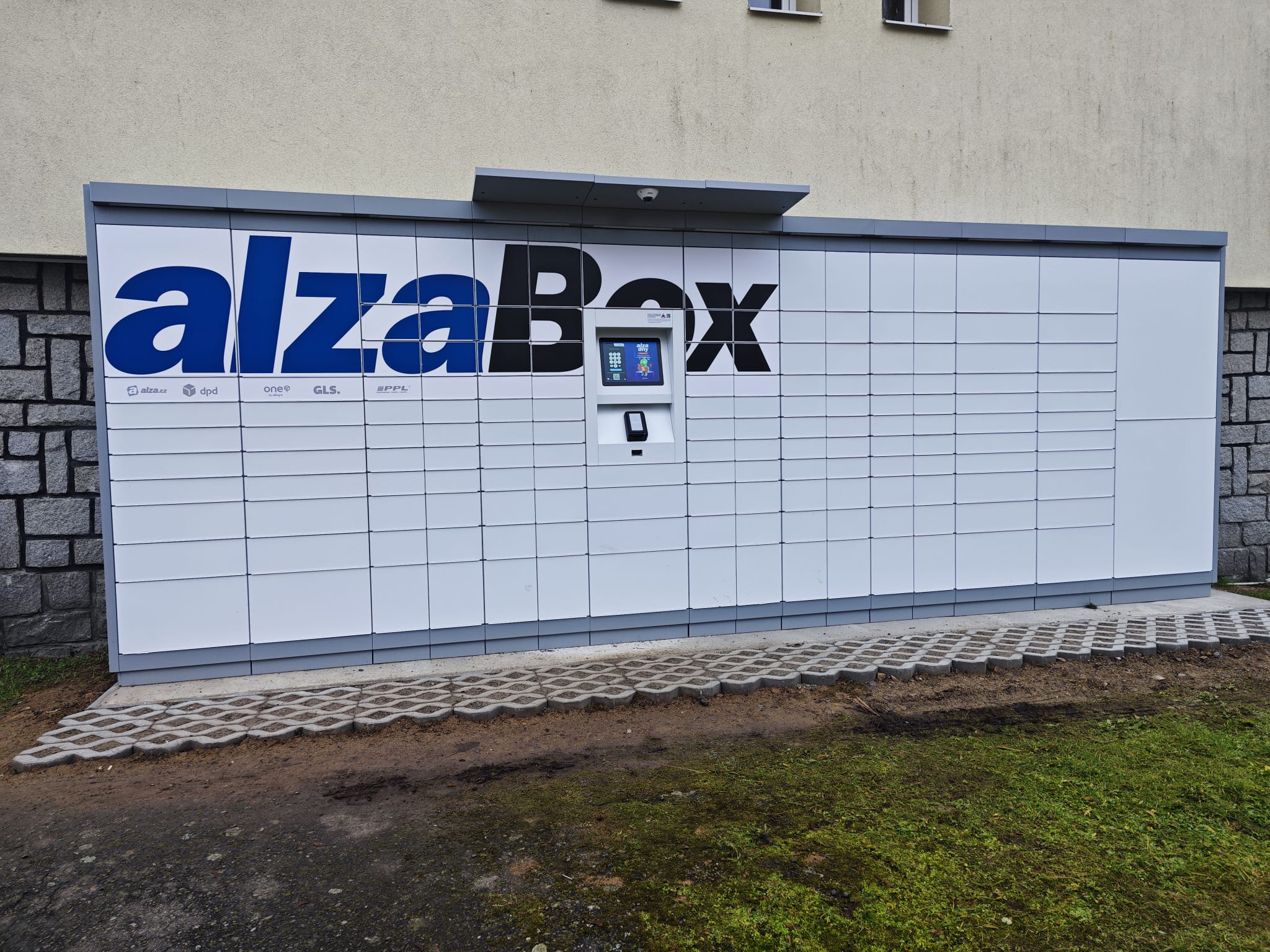 AlzaBox