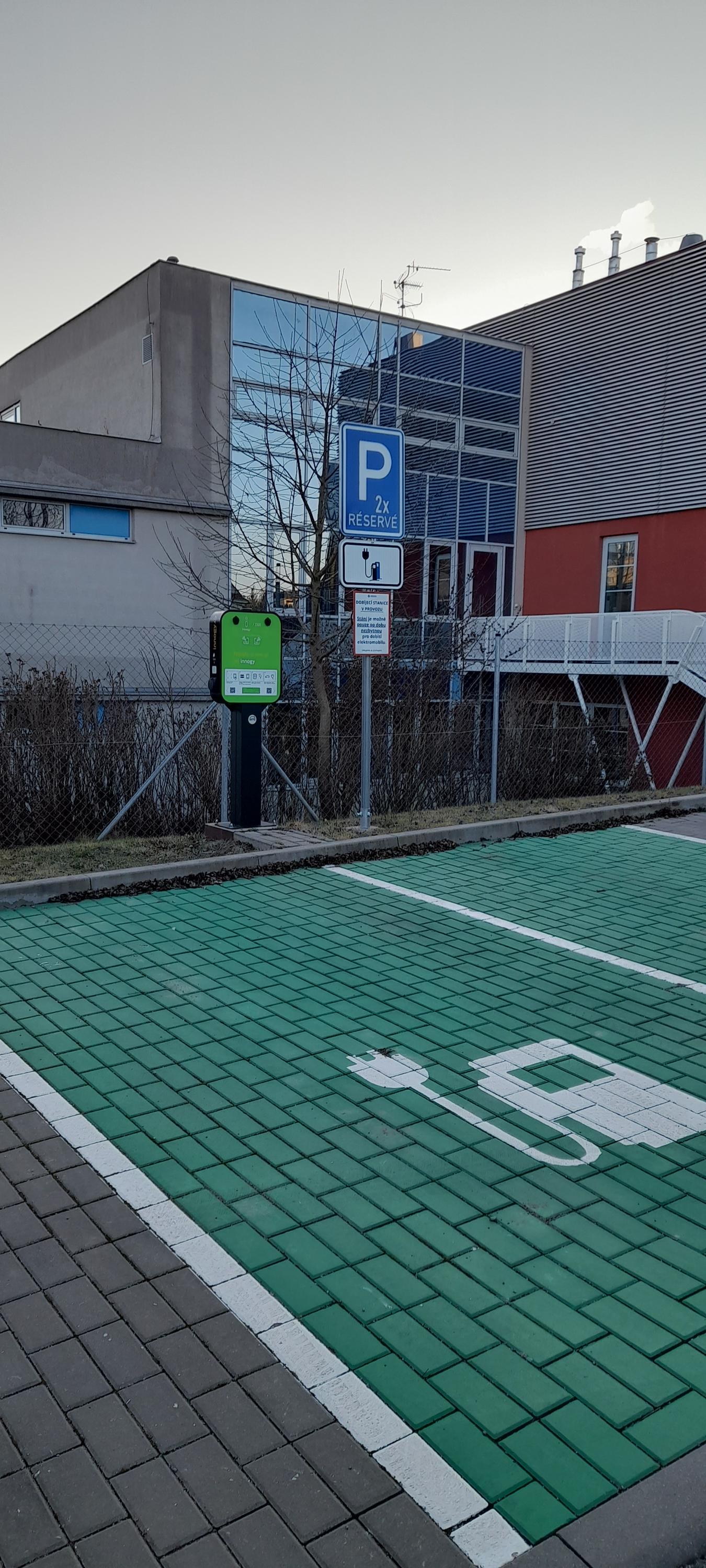 Dobíjecí stanice innogy foto 2
