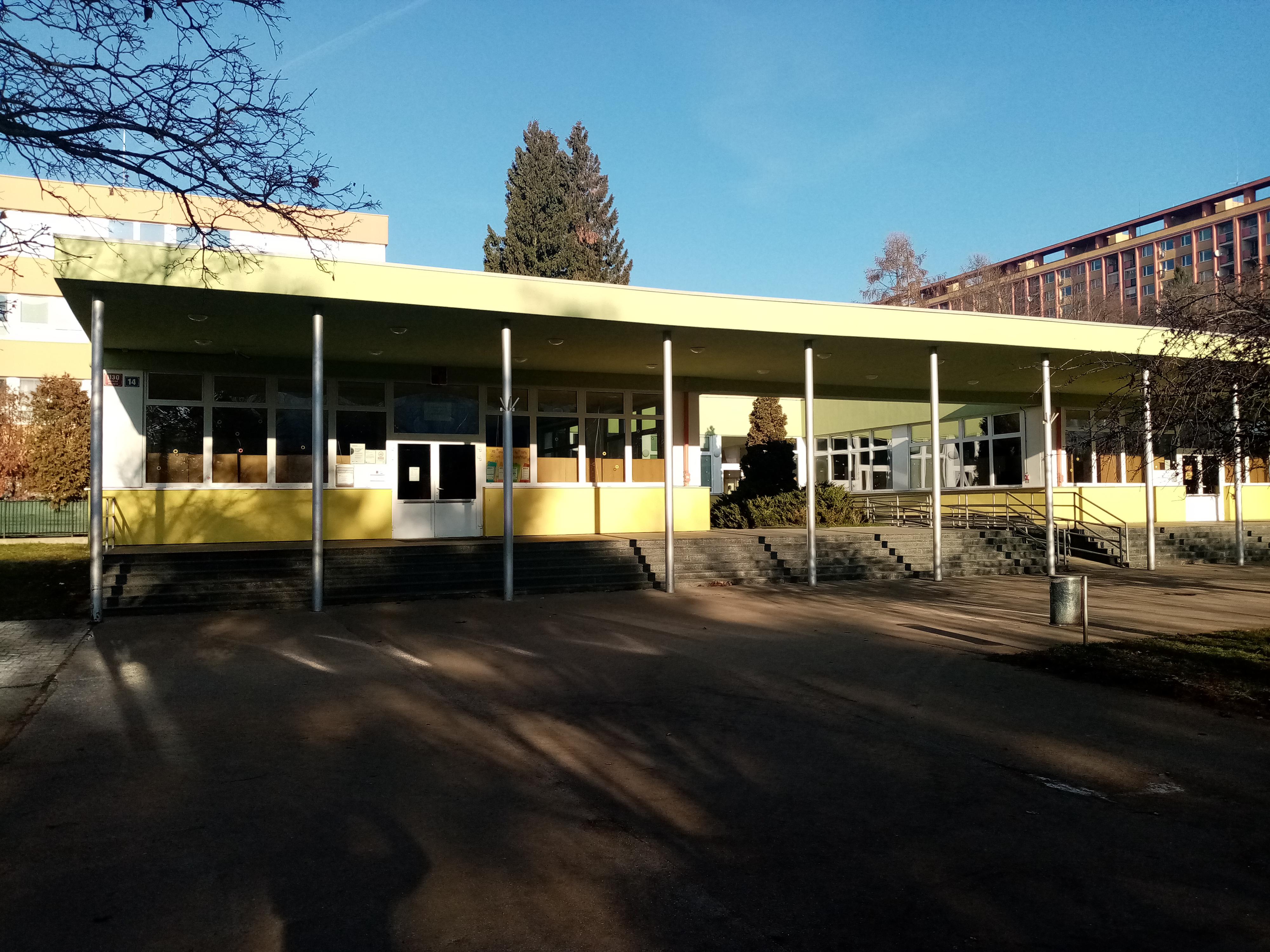 ZŠ Praha 8, Burešova foto 4