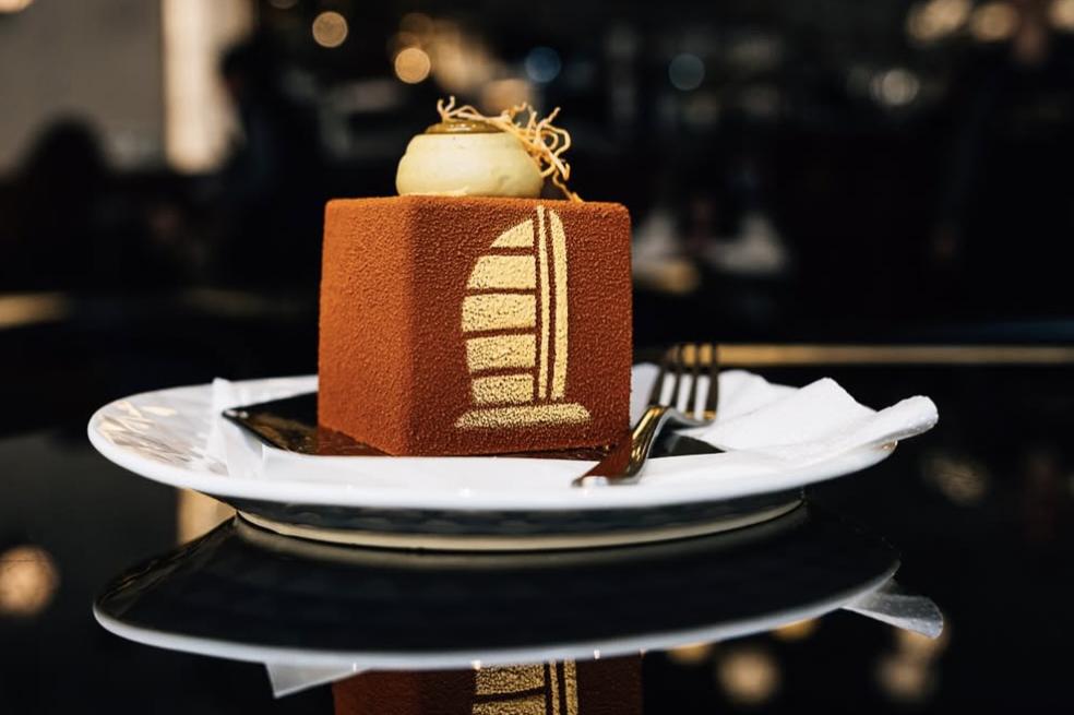 Snídaně, chlebíčky, croissanty i výtečné dezerty