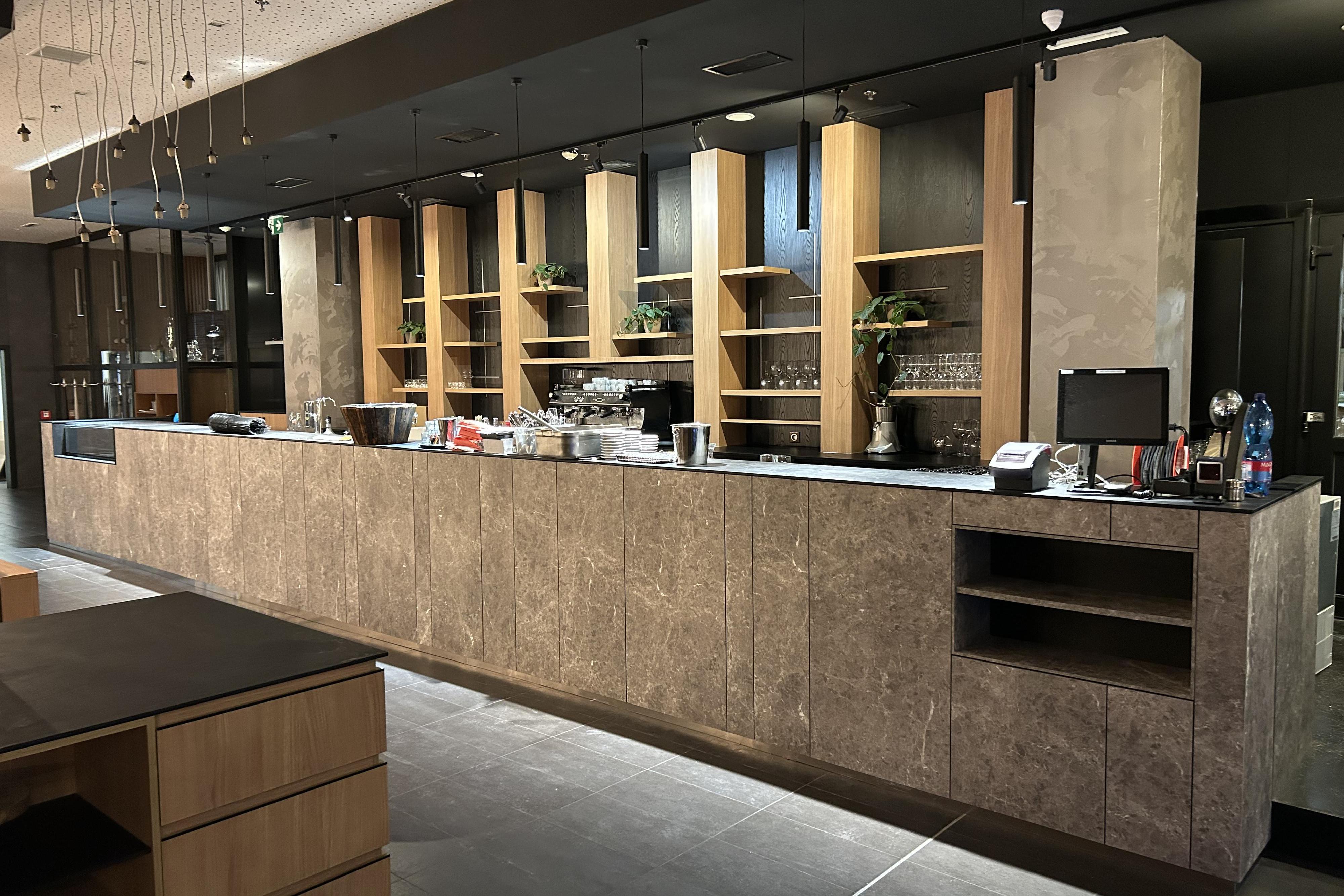 Zakázková výroba nábytku do komerčních prostor