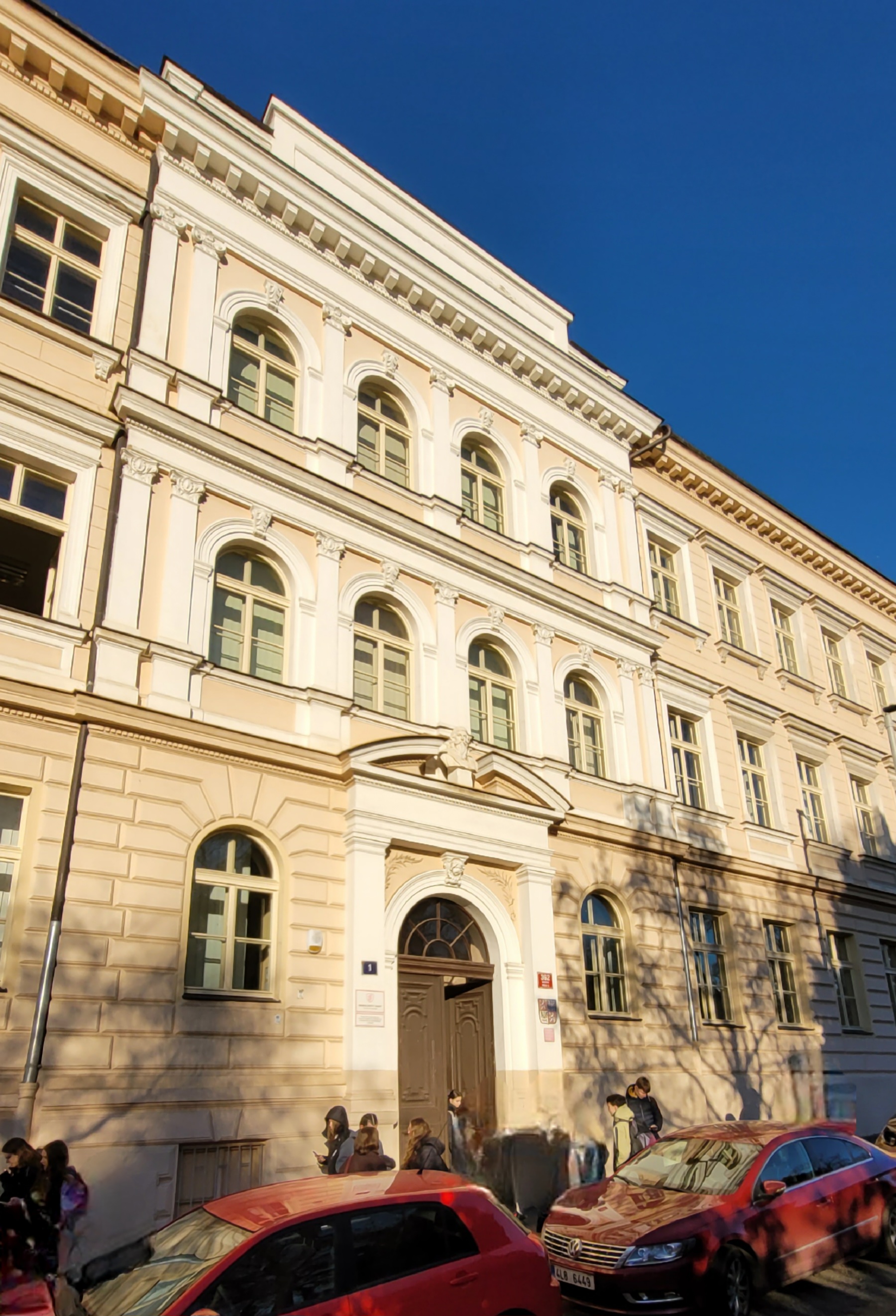 Obchodní akademie Heroldovy sady foto 2