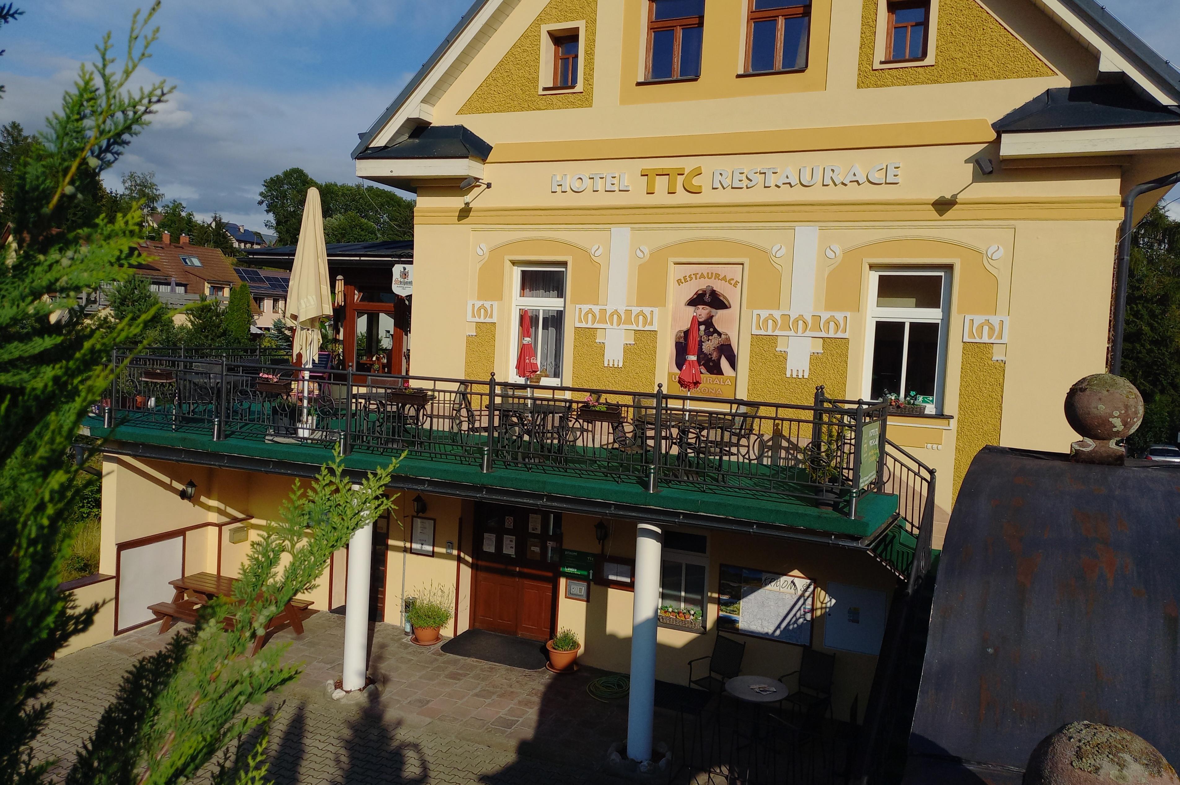 Hotel TTC, SABADO v.o.s.