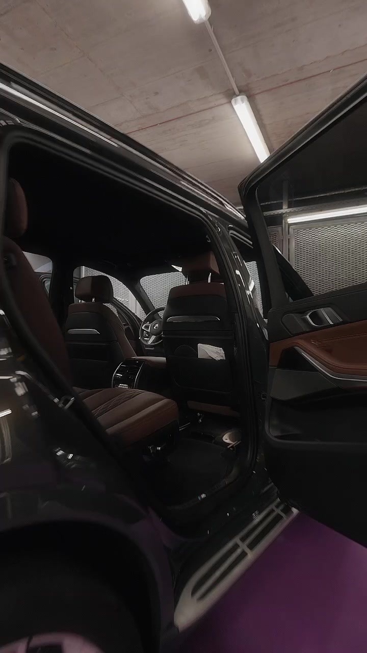 Automyčka Karlín foto 2 (náhled videa)