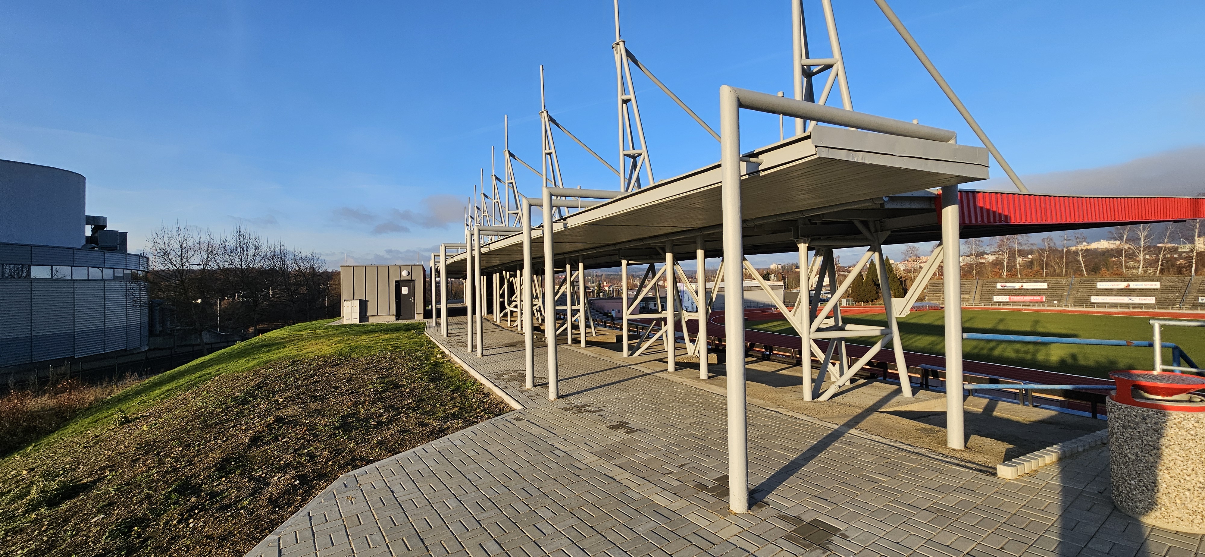 Atletický stadion Karlovy Vary foto 4