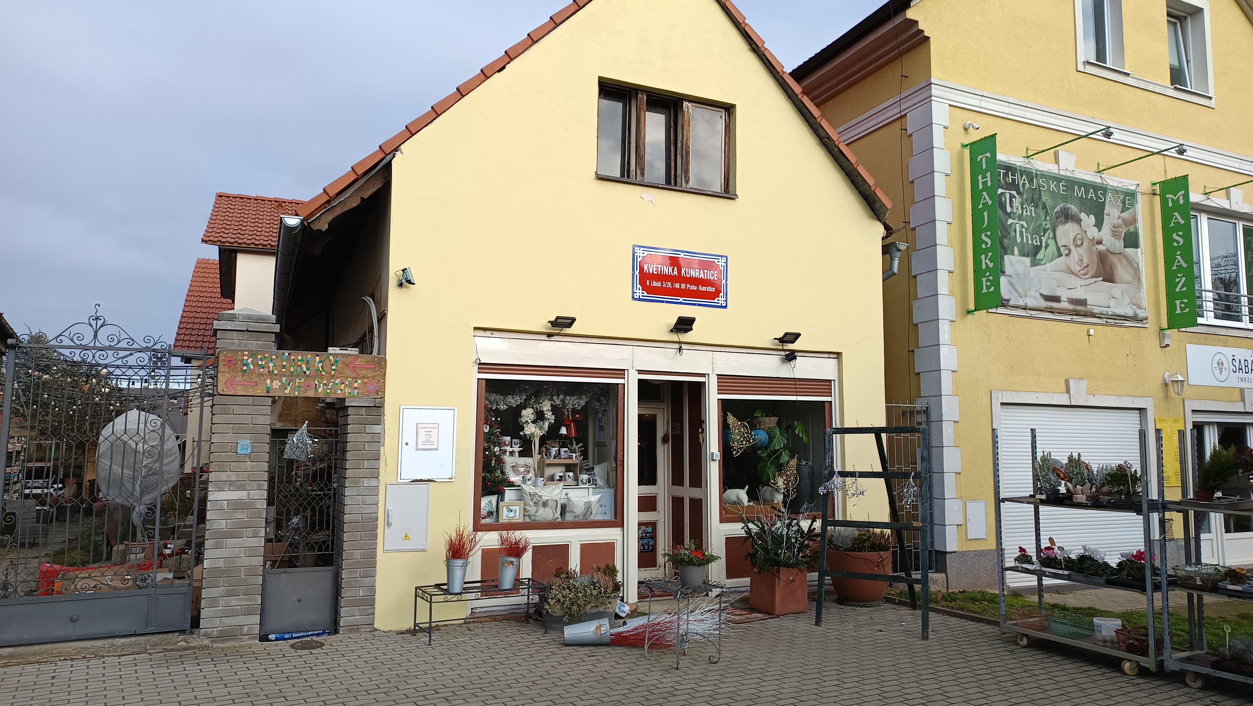 Erika Bakayová - květinka