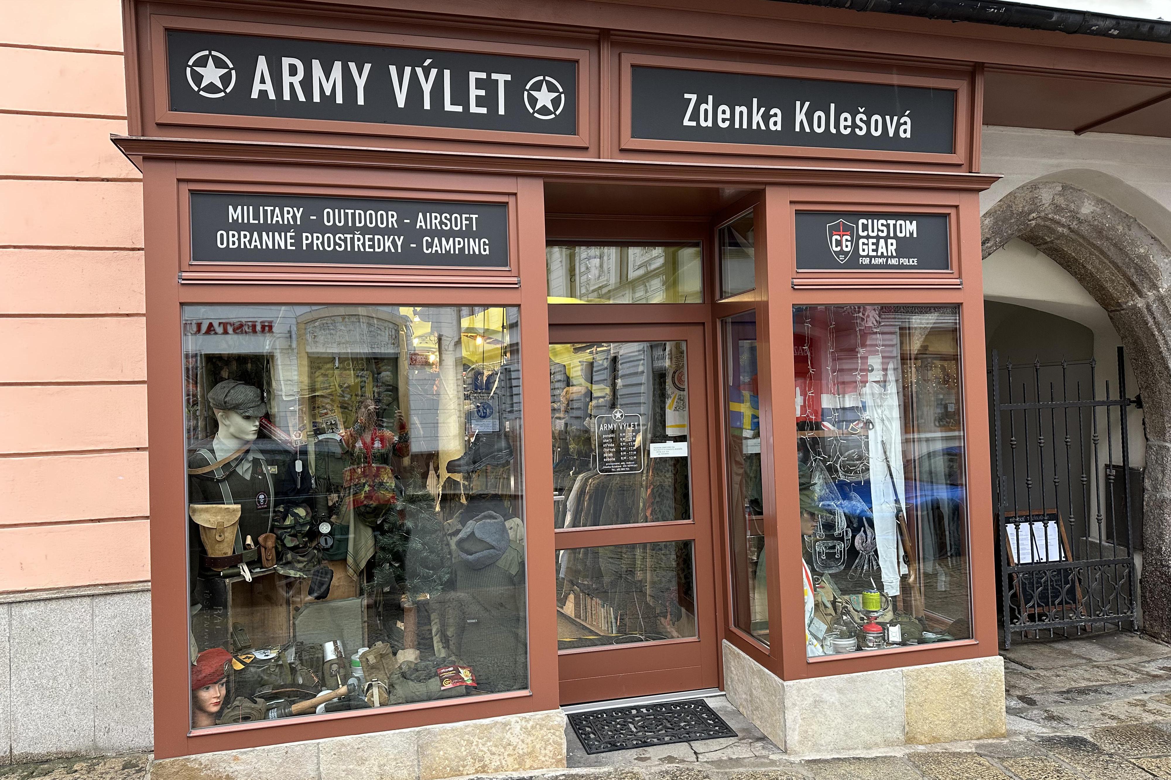 ARMY VÝLET - Zdenka Kolešová