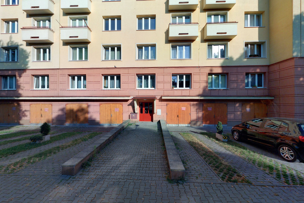 Jana Pulicarová - Realitní makléřka foto 2