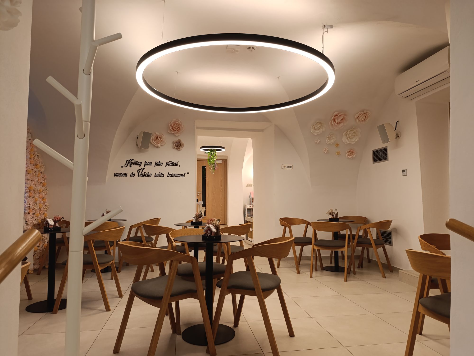 Květinová kavárna foto 5