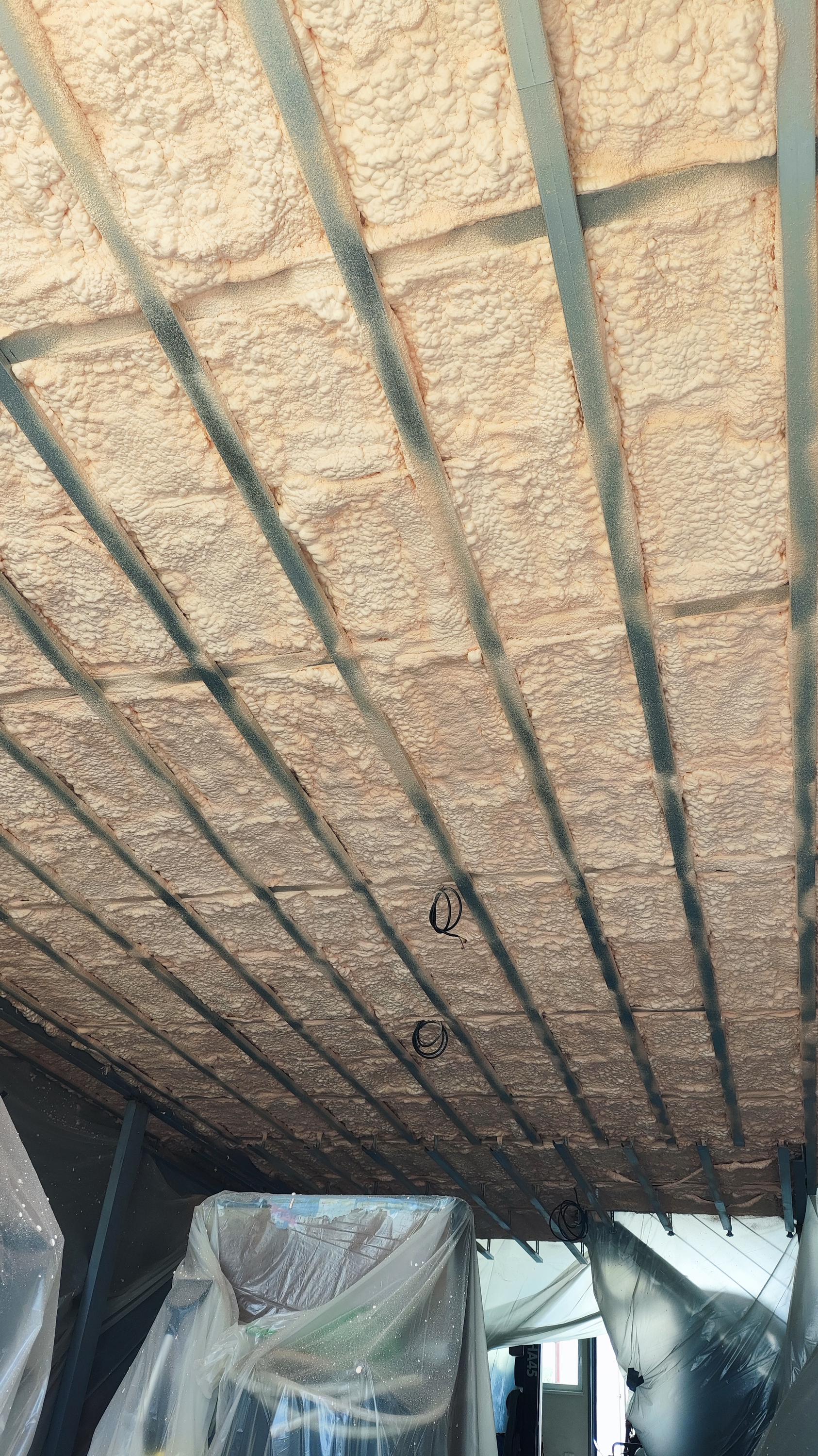 Stříkaná pěnová izolace foto 2