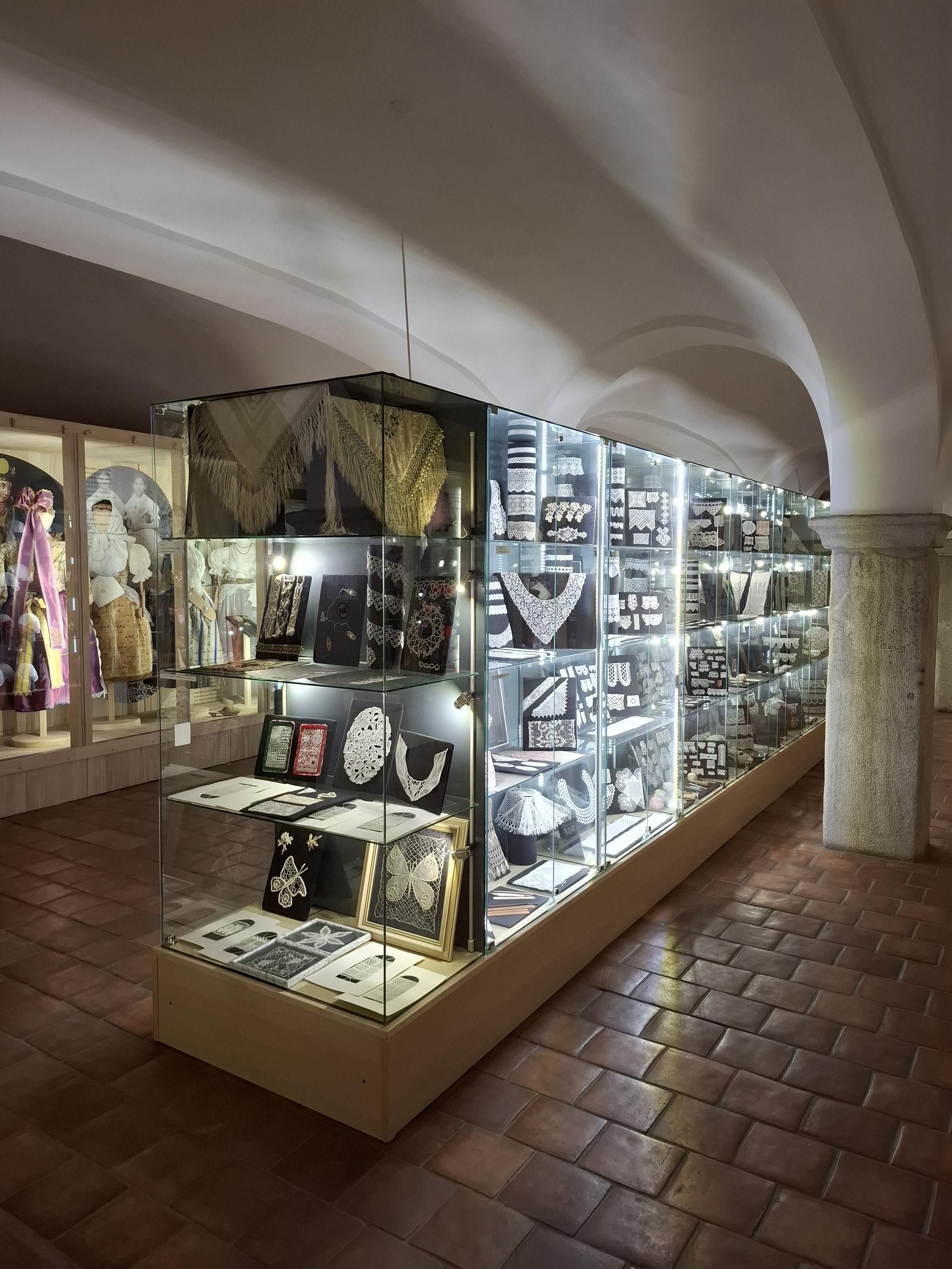 Muzeum Ostrov lidových krojů foto 2