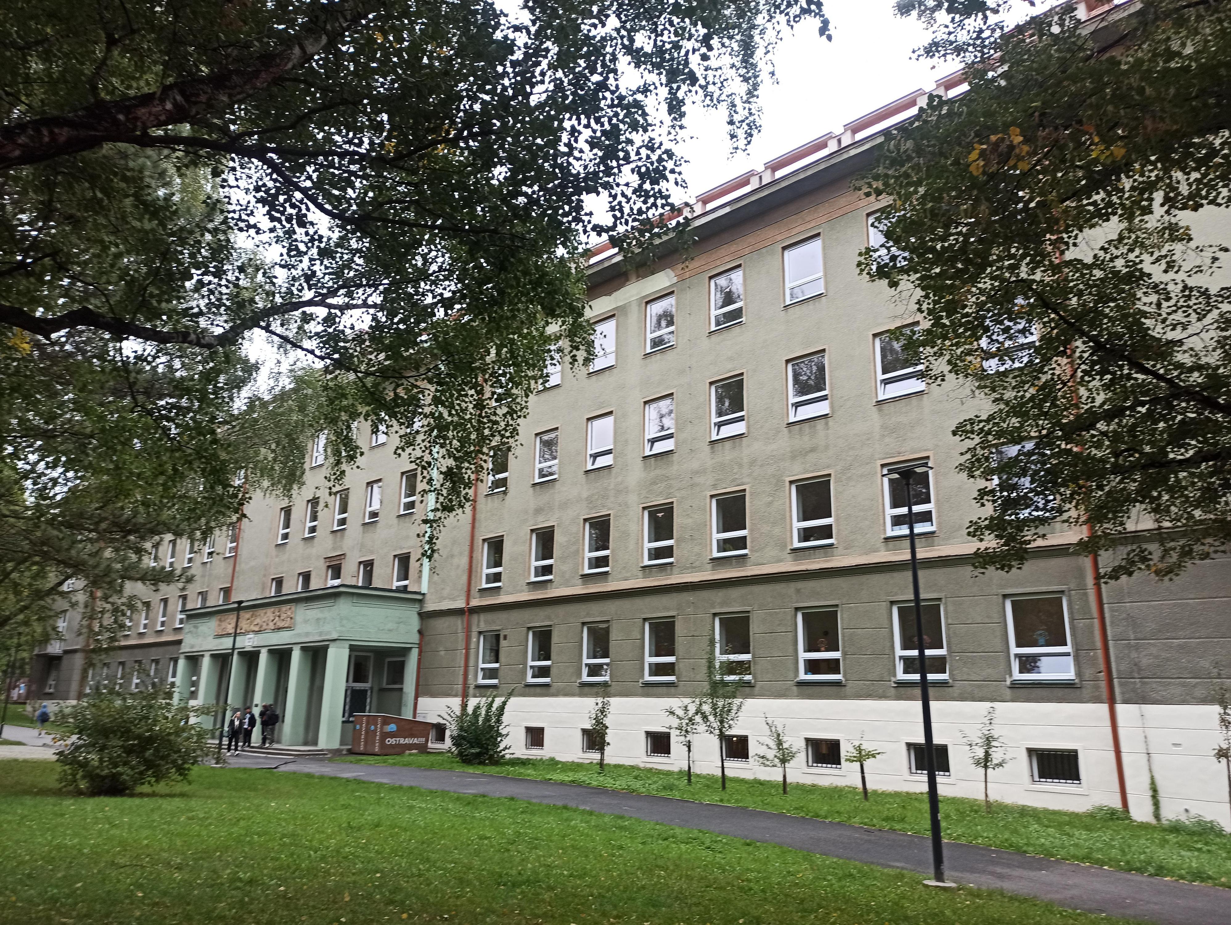 ZŠ Ostrava-Poruba, Komenského foto 2