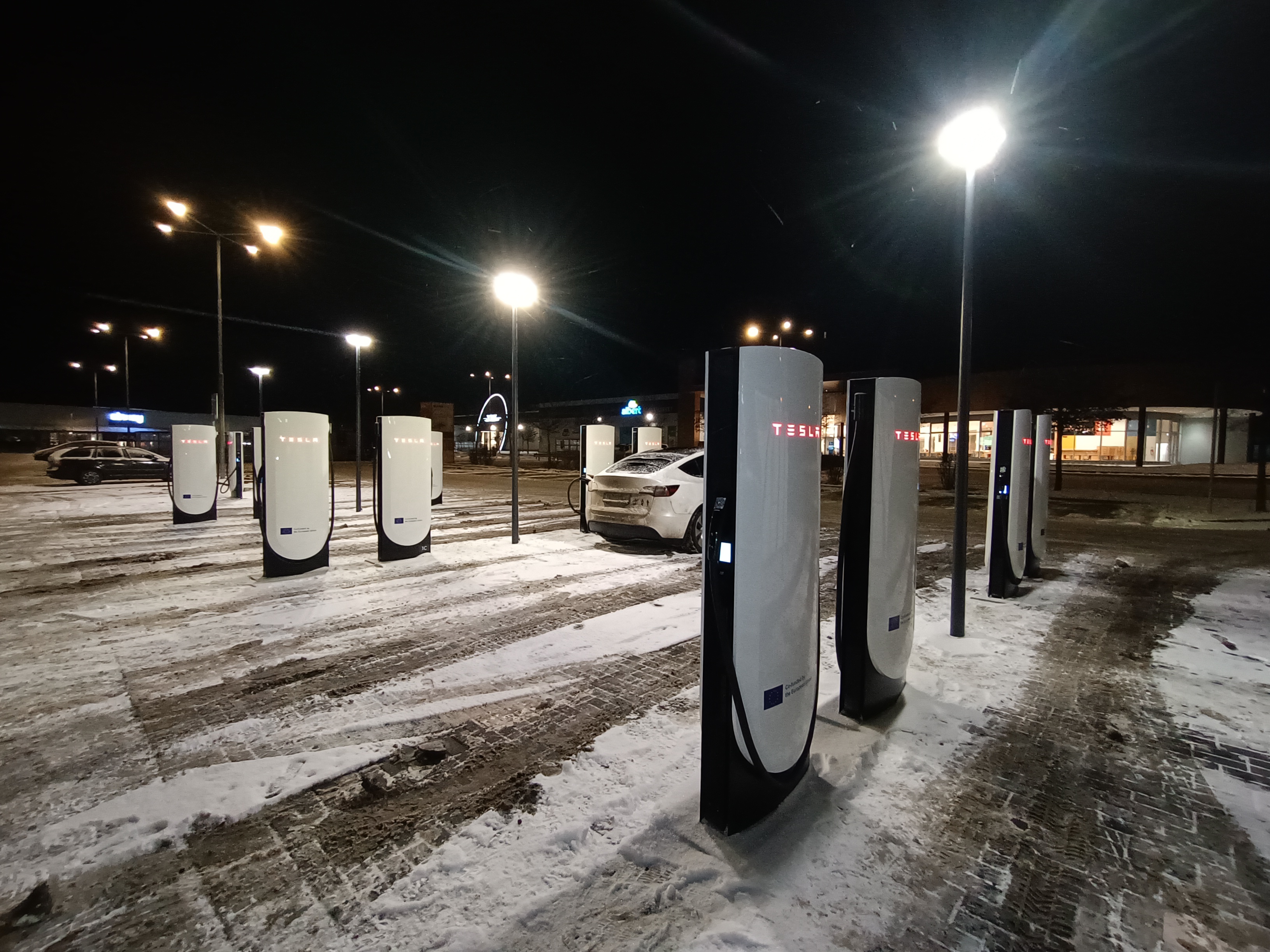 Nabíjecí stanice Tesla foto 2