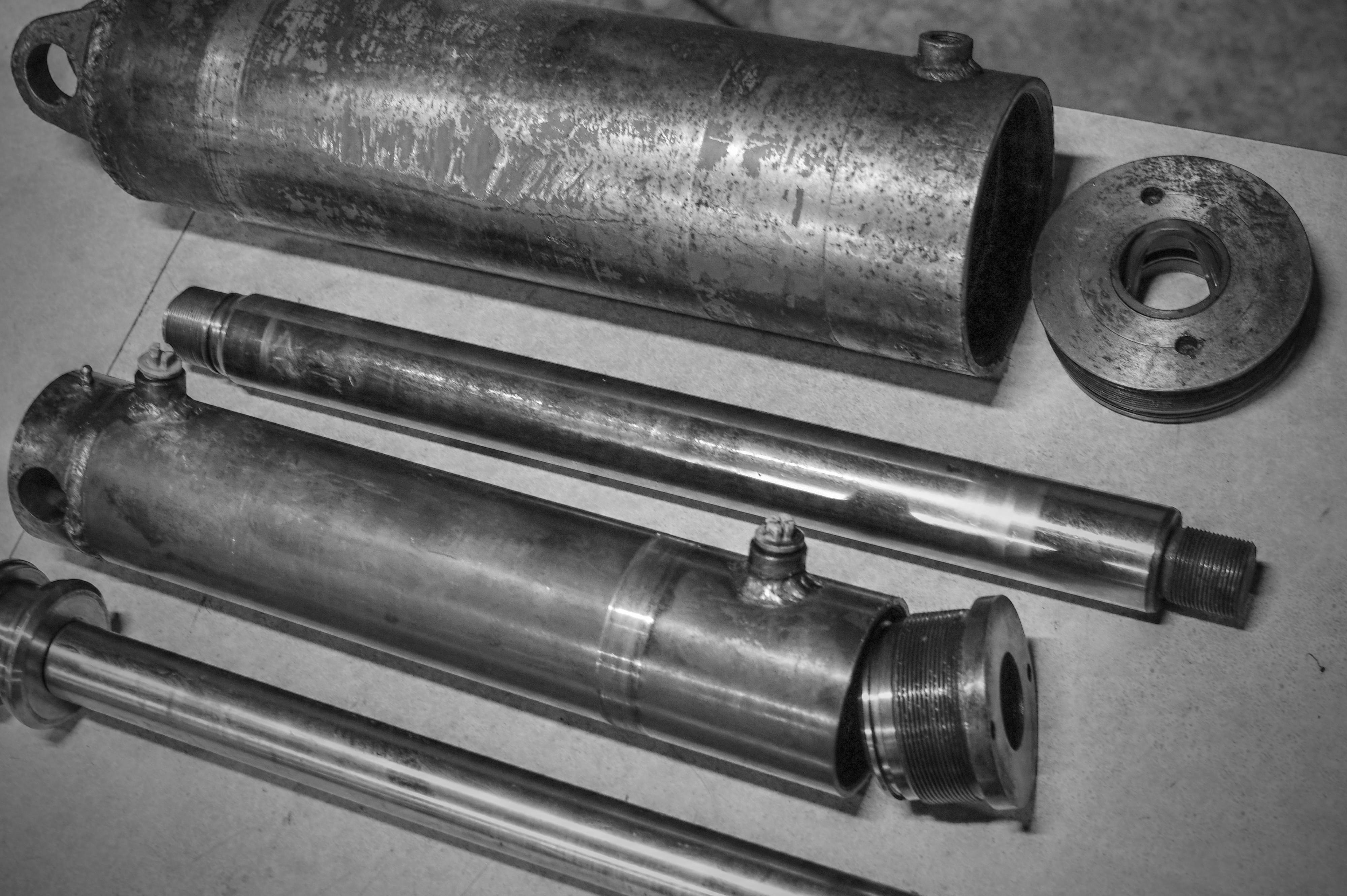 Hydraulické válce a hadice David Pištěcký