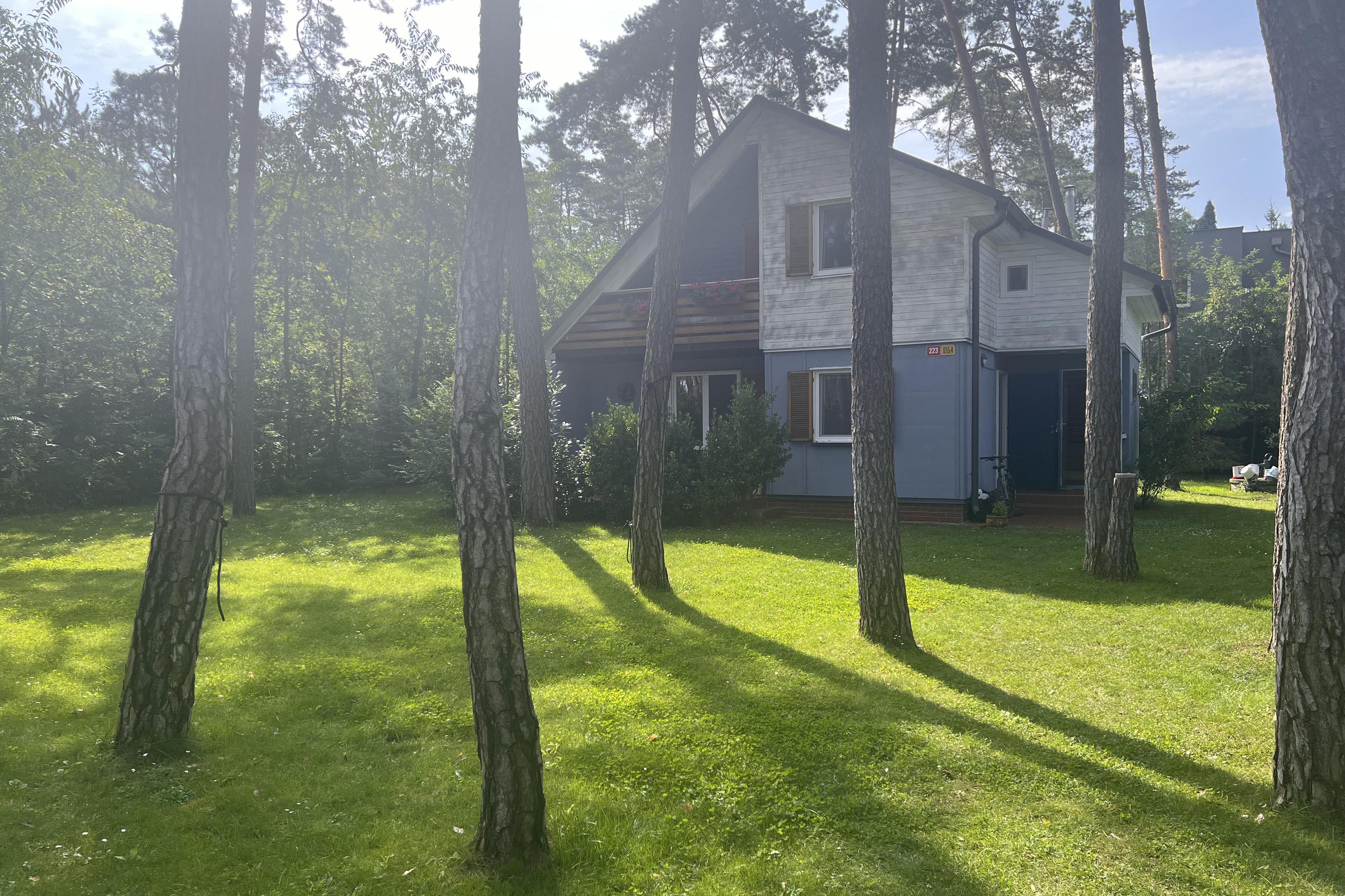 Blue Lake House Lhota