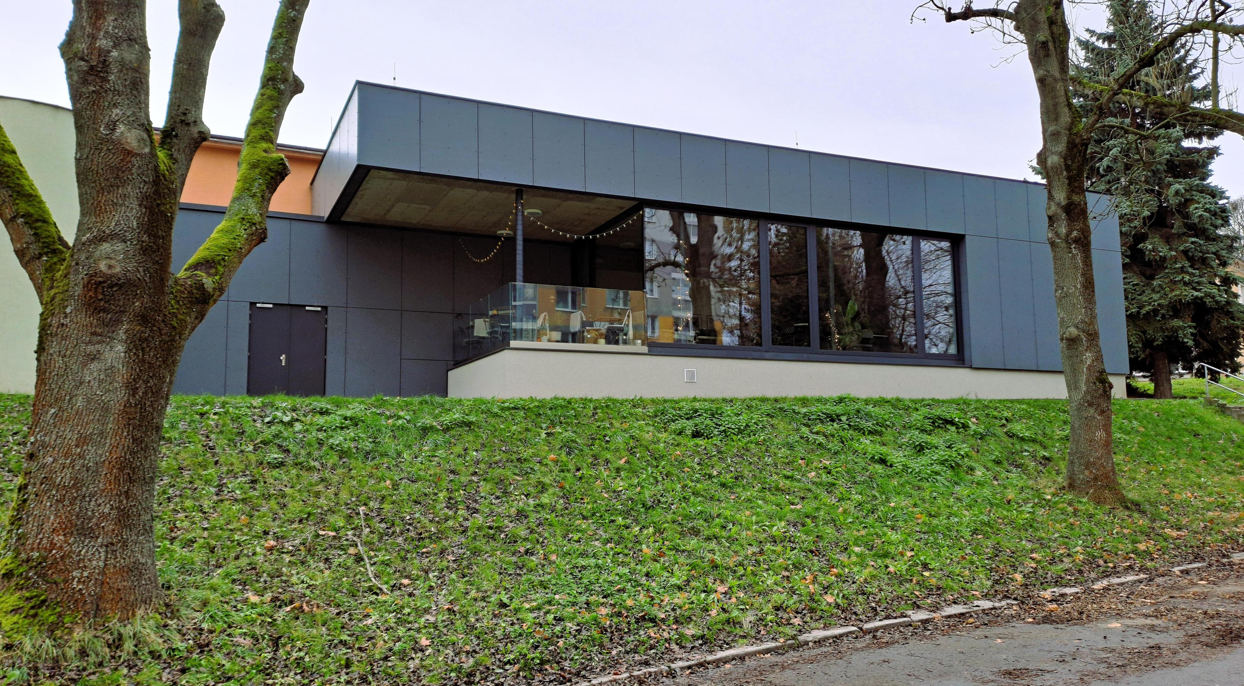 Cafe & Bar Na scéně