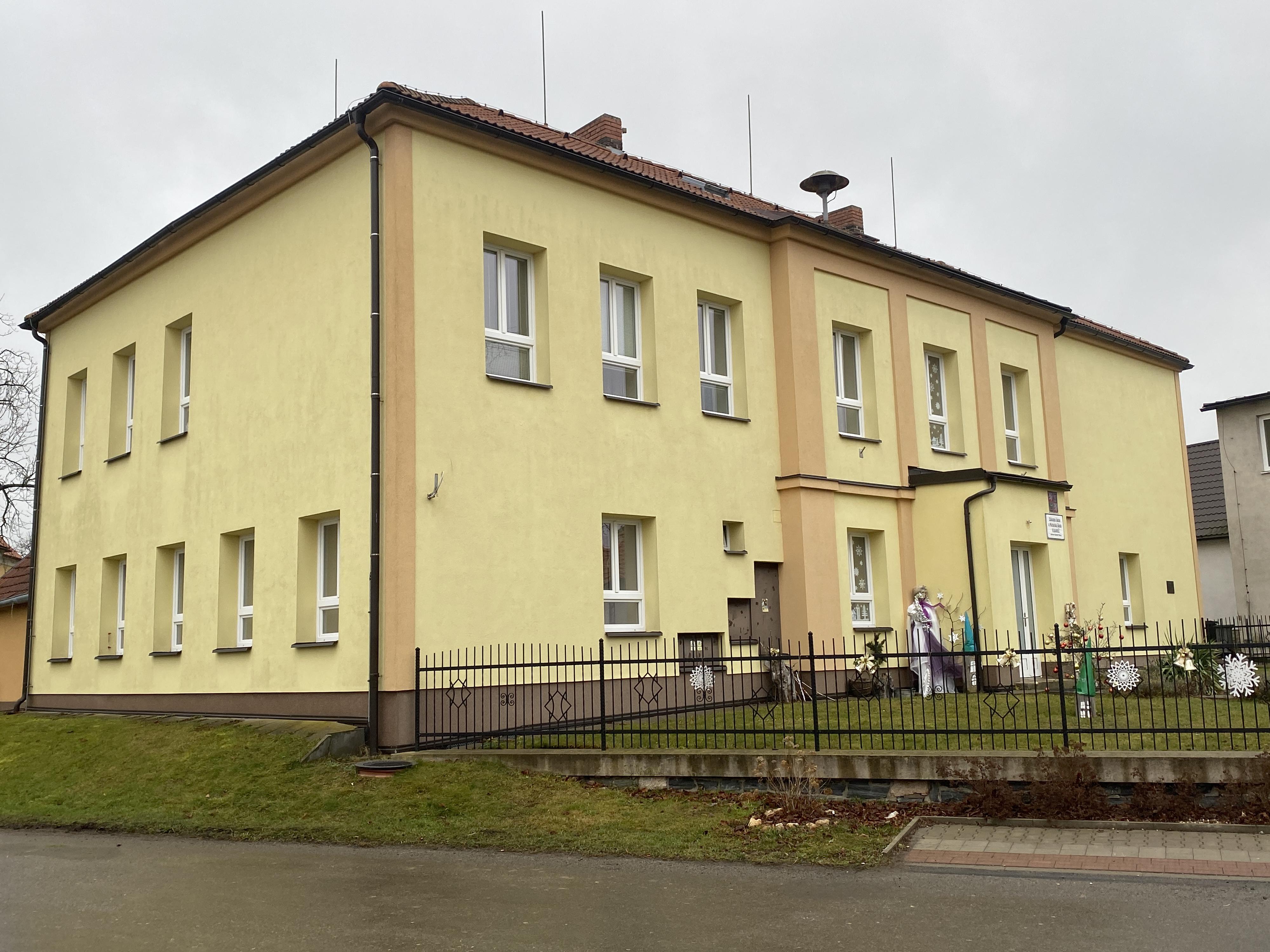 ZŠ a MŠ Vlkaneč foto 4