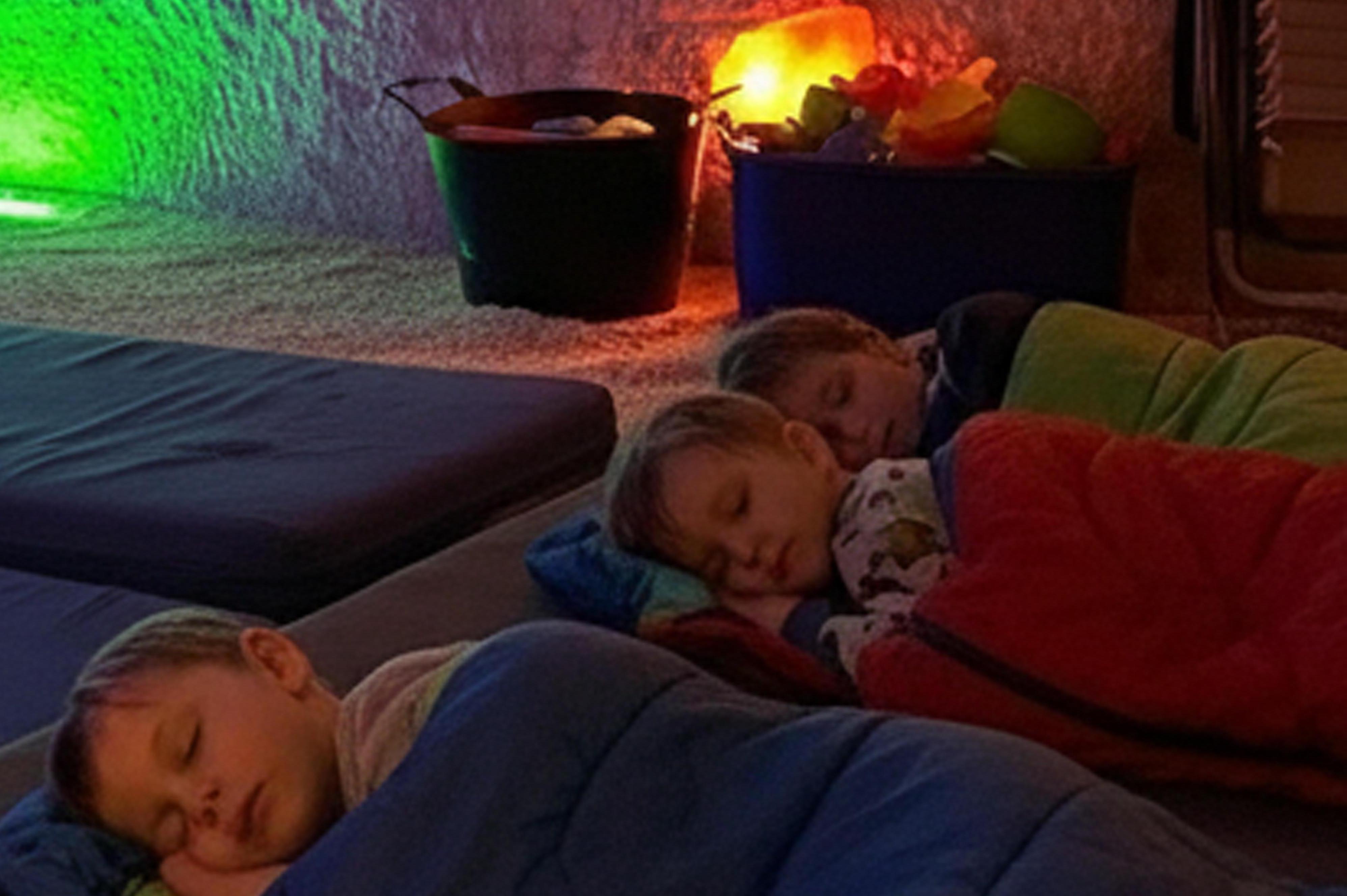 Přenocování v solné jeskyni pro celou rodinu