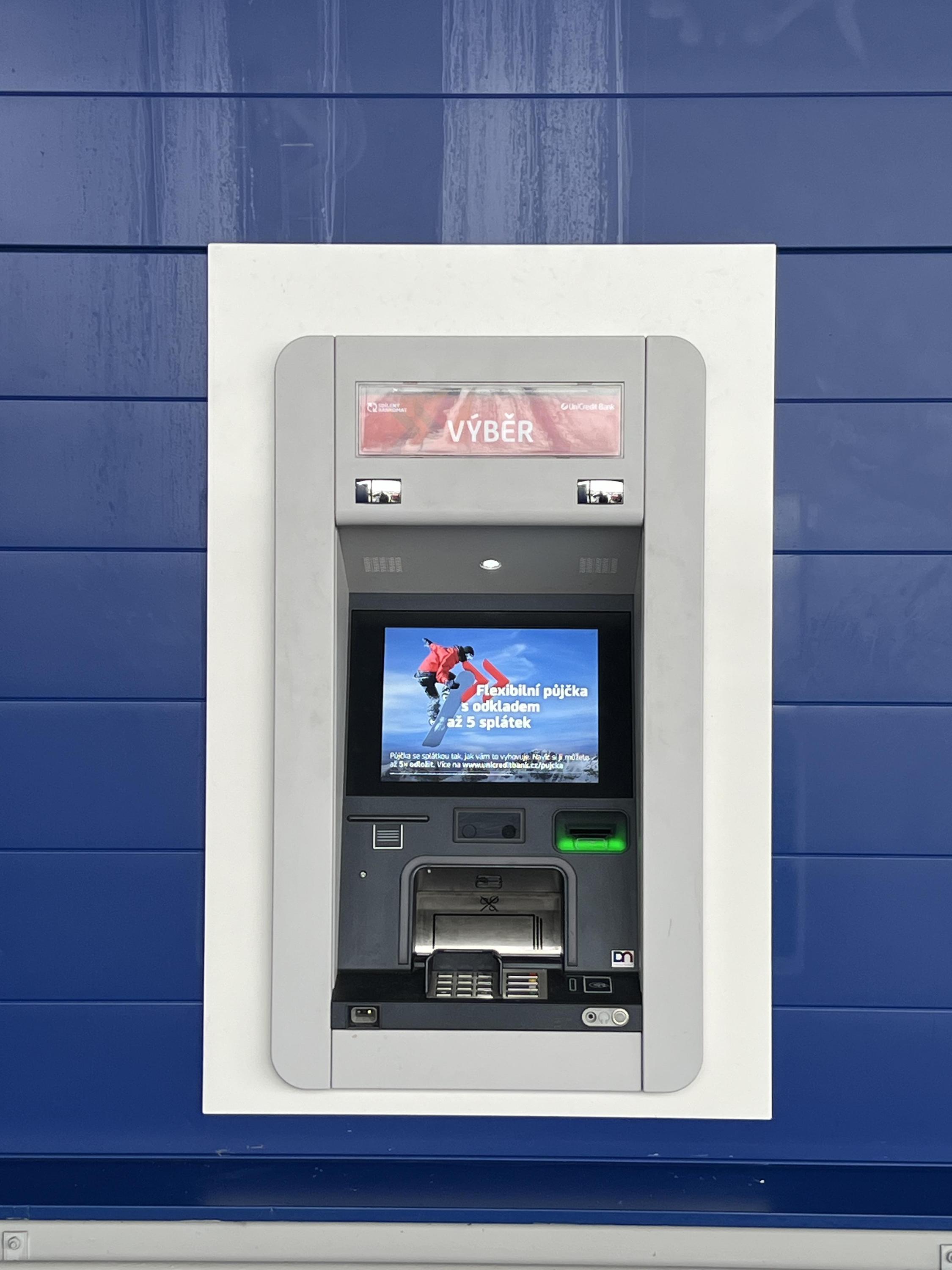 Bankomat UniCredit Bank Czech Republic foto 2