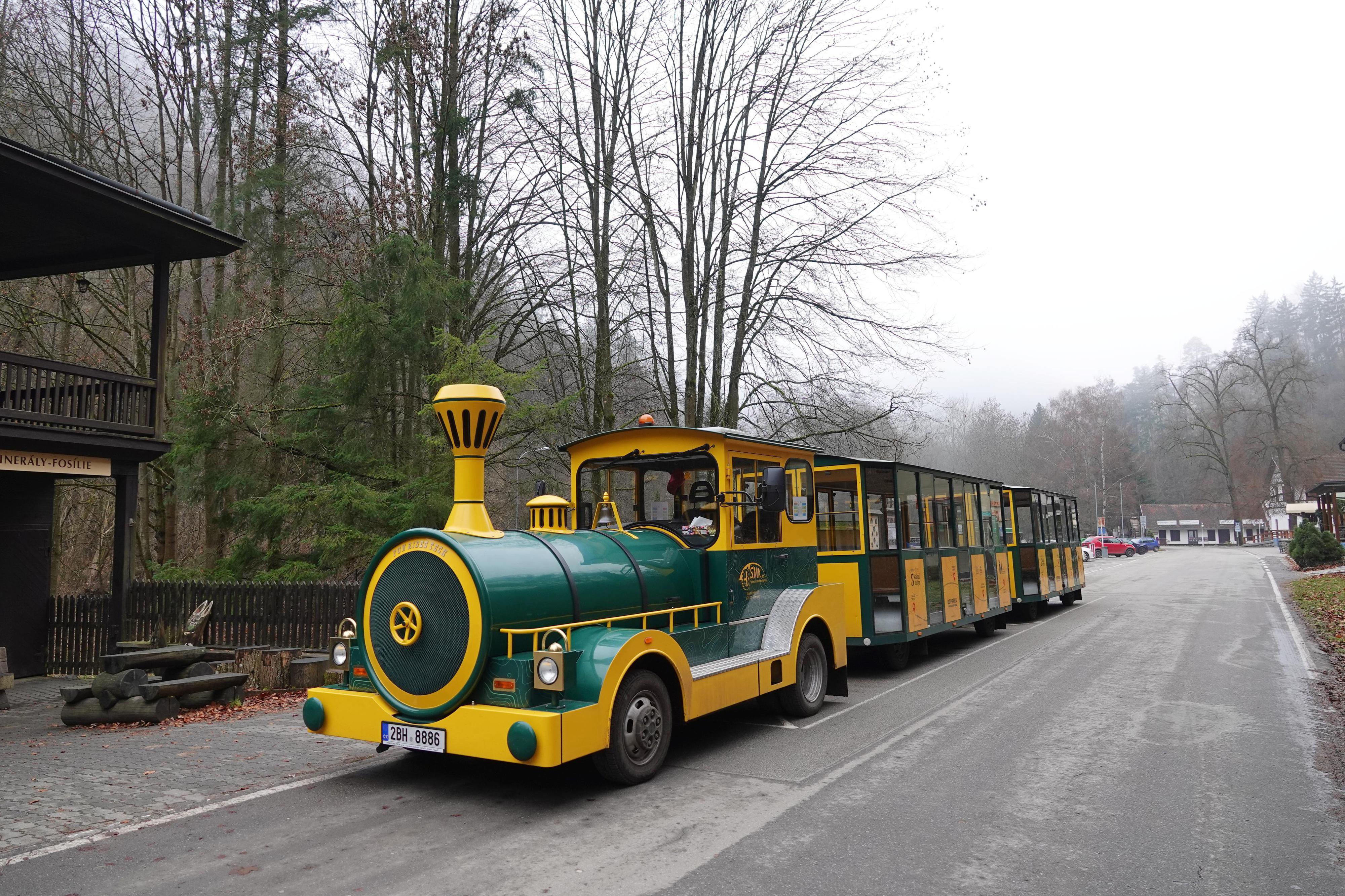 Parkoviště Skalní mlýn foto 6