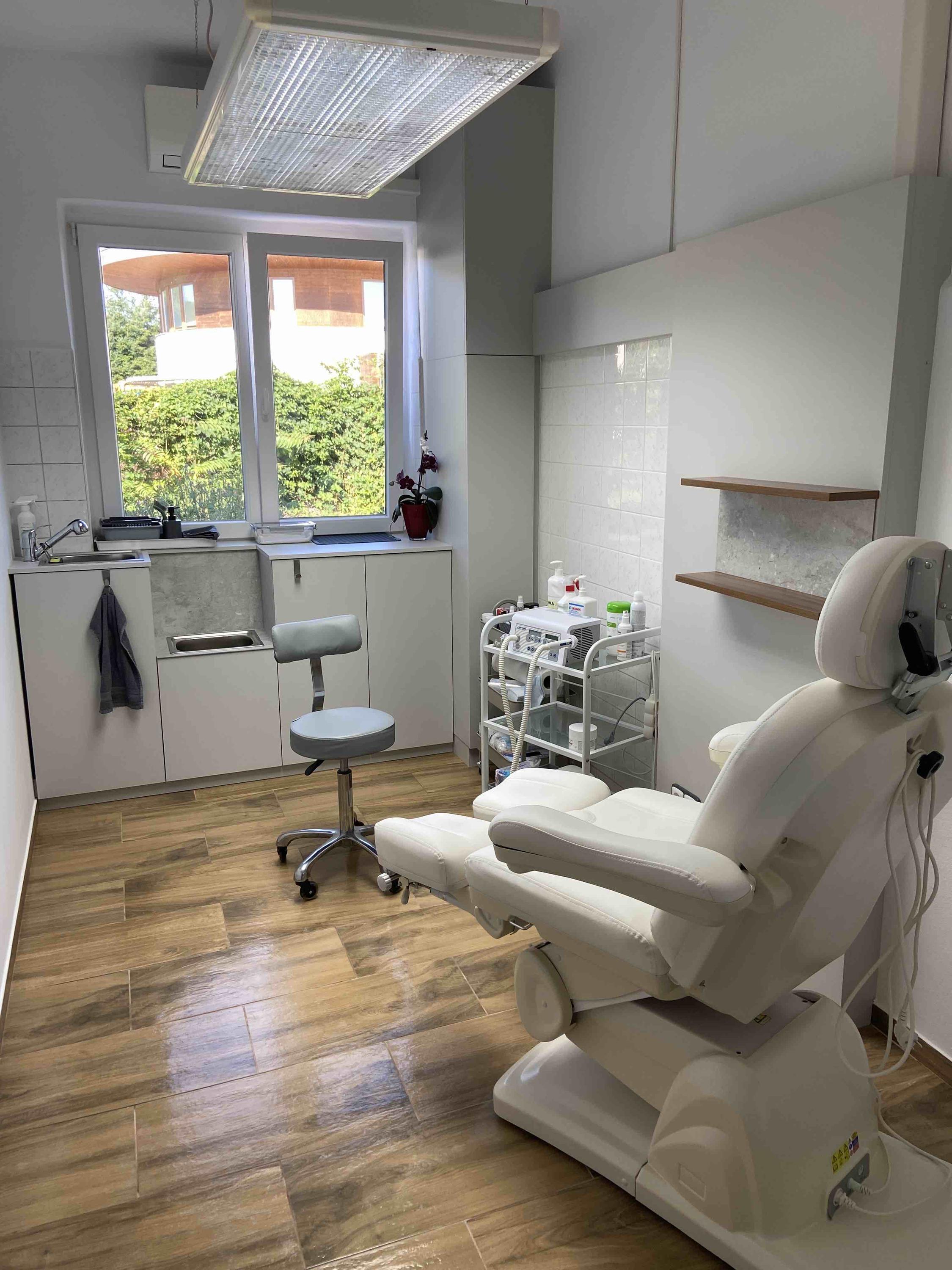 DENTAL DROZD s.r.o. - Pedikúra foto 3