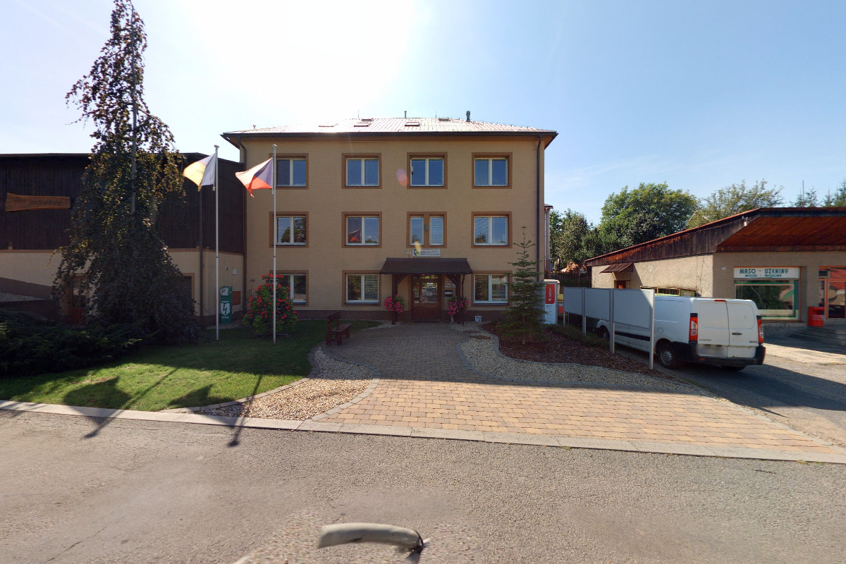 Bukovec - obecní úřad foto 2
