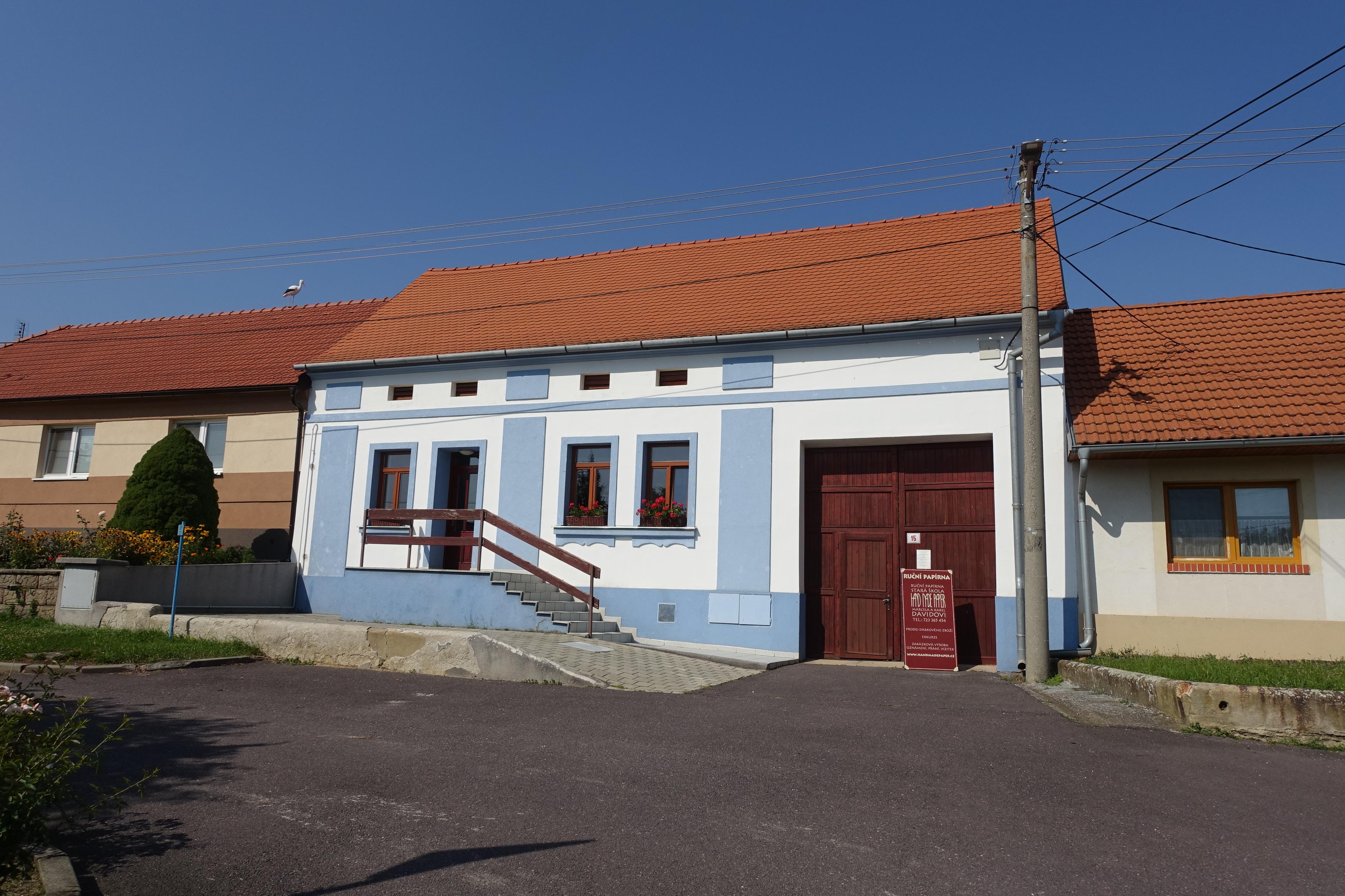 Ruční papírna Stará škola