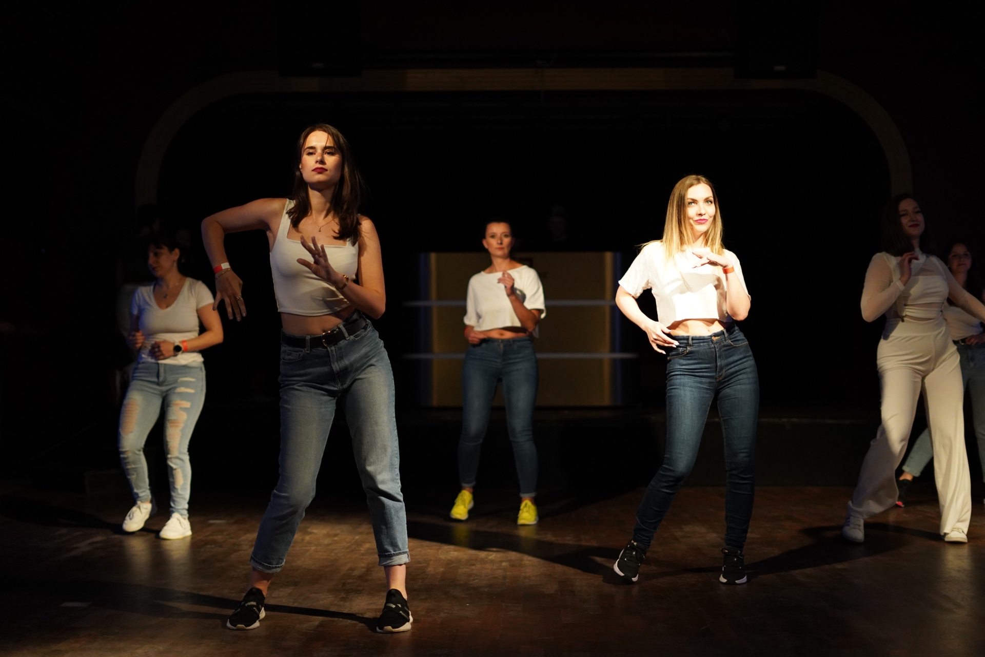 Salsa & bachata pro ženy: začátečnice