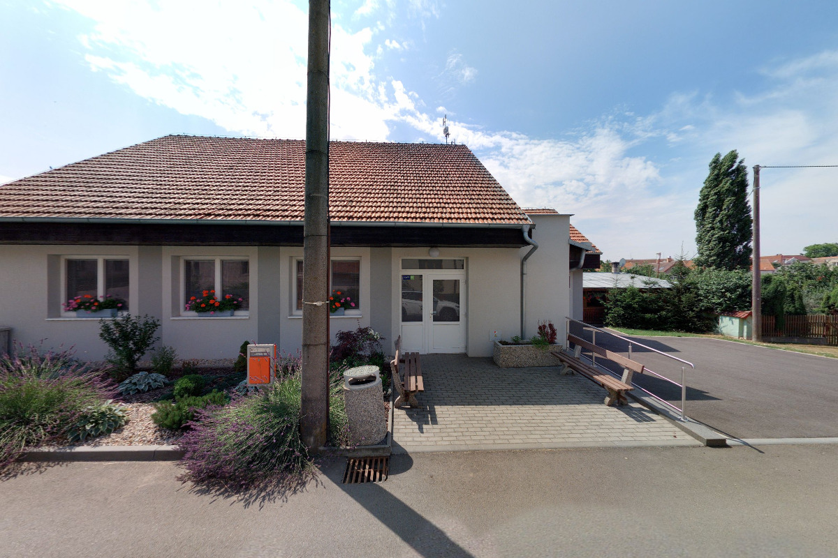 Obec Láz - Klubovna