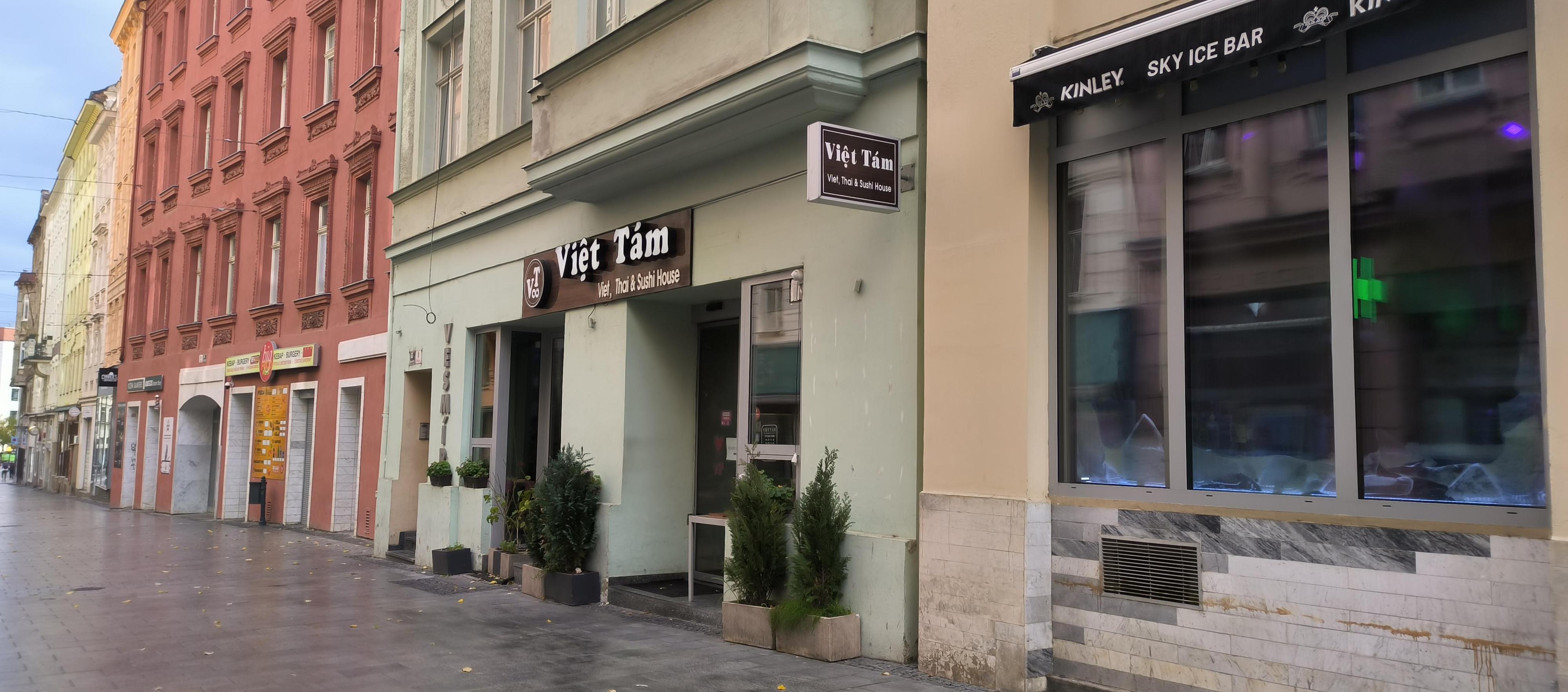 VIET TÁM