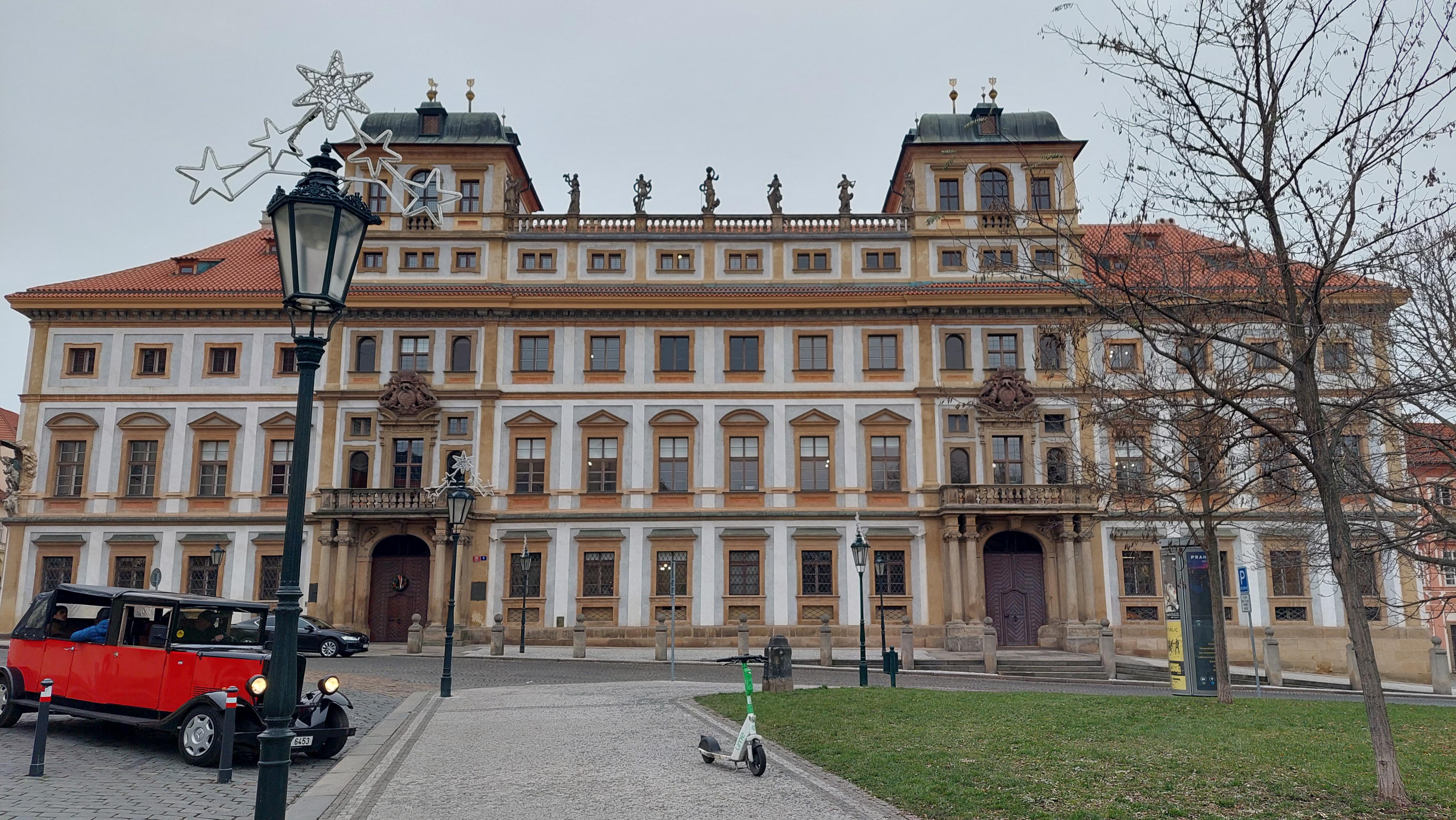 Ministerstvo zahraničních věcí ČR - ověřování listin foto 4