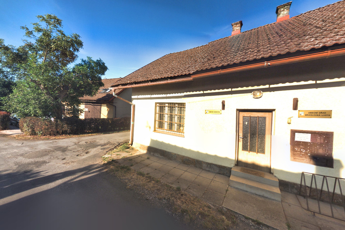 Bradlecká Lhota - obecní úřad