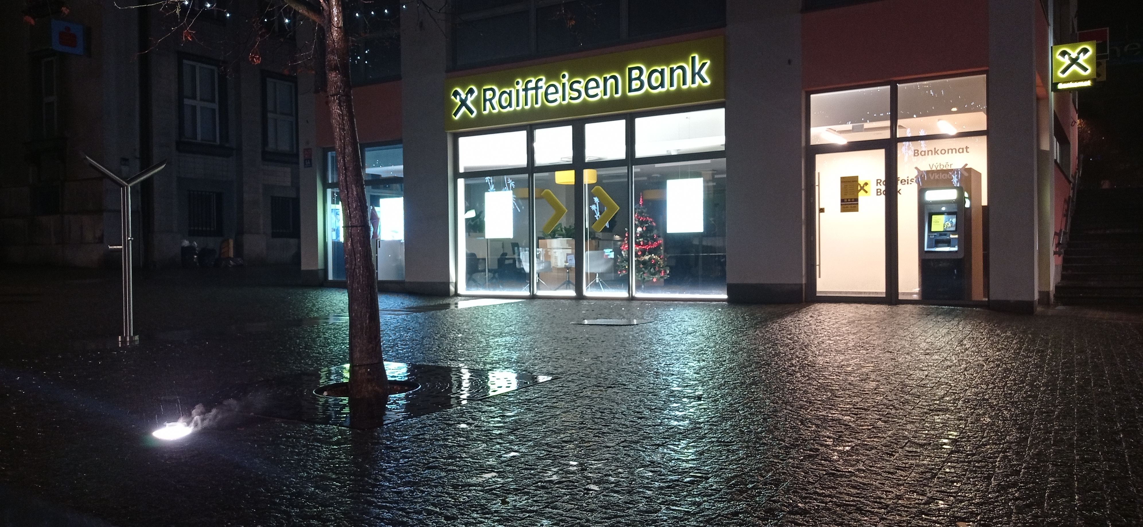 Raiffeisenbank - pobočka foto 3