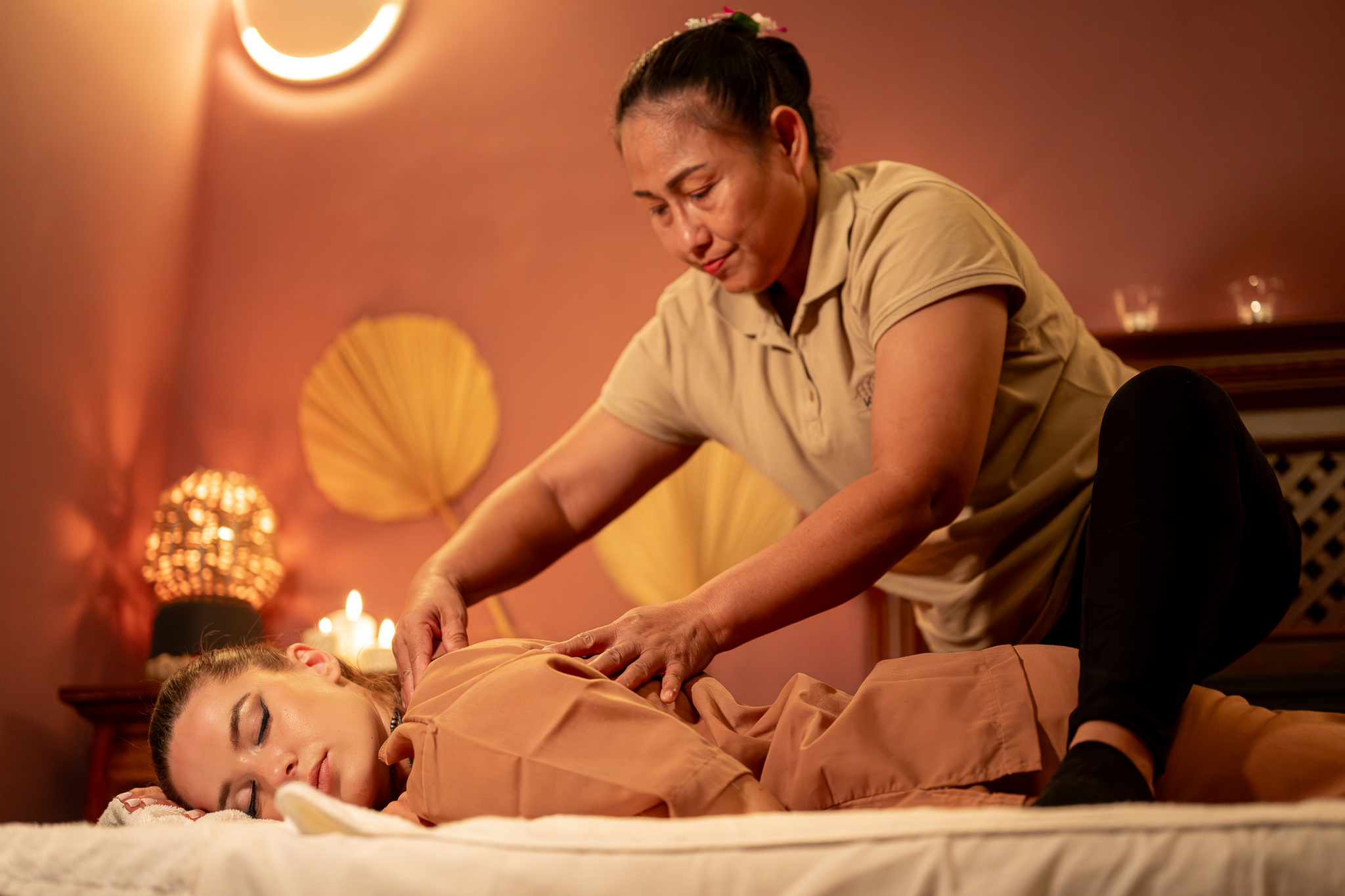 Thajská masáž šíje a zad