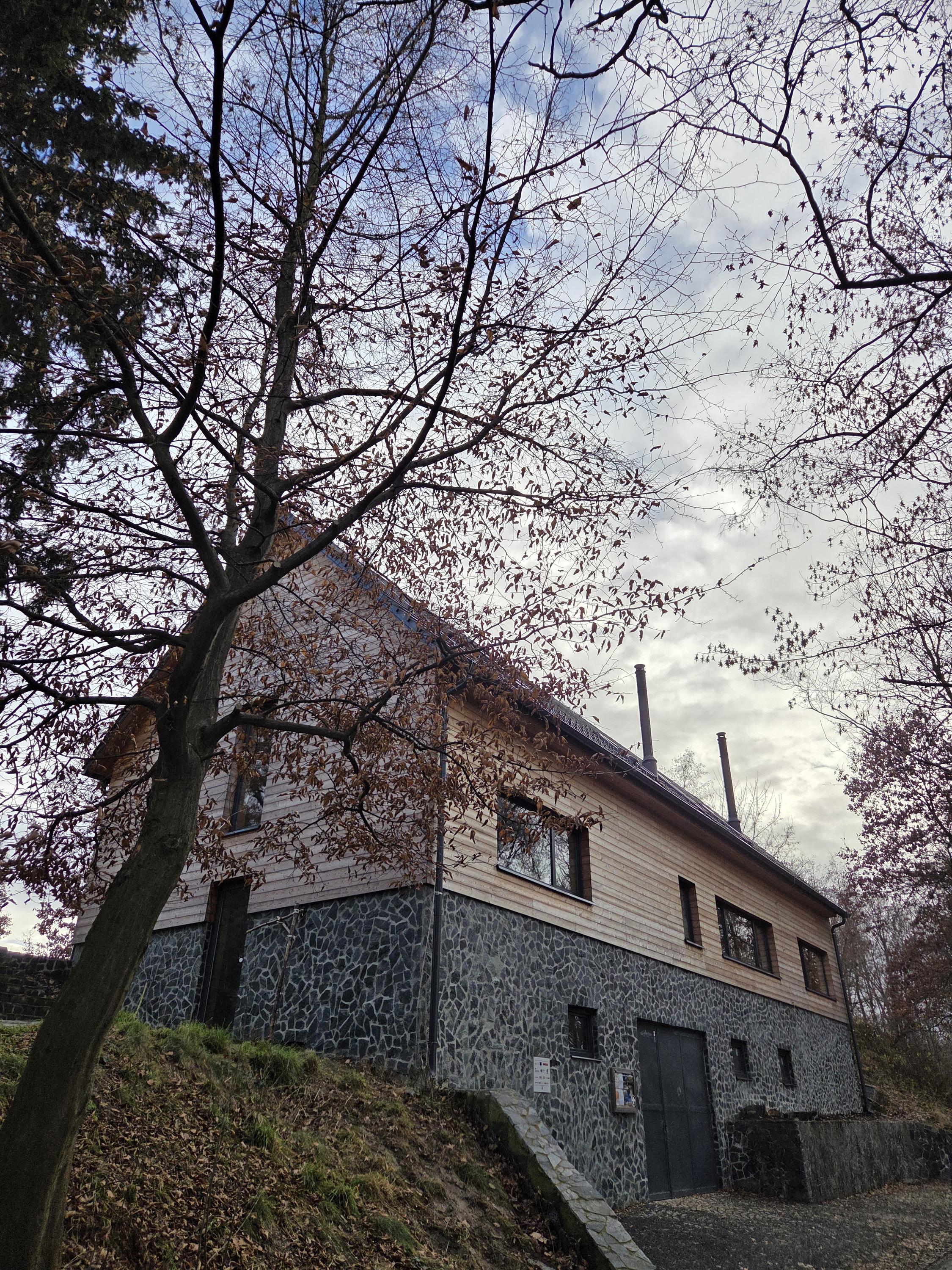 Junák - český skaut, středisko Lípa Říčany - klubovna foto 2