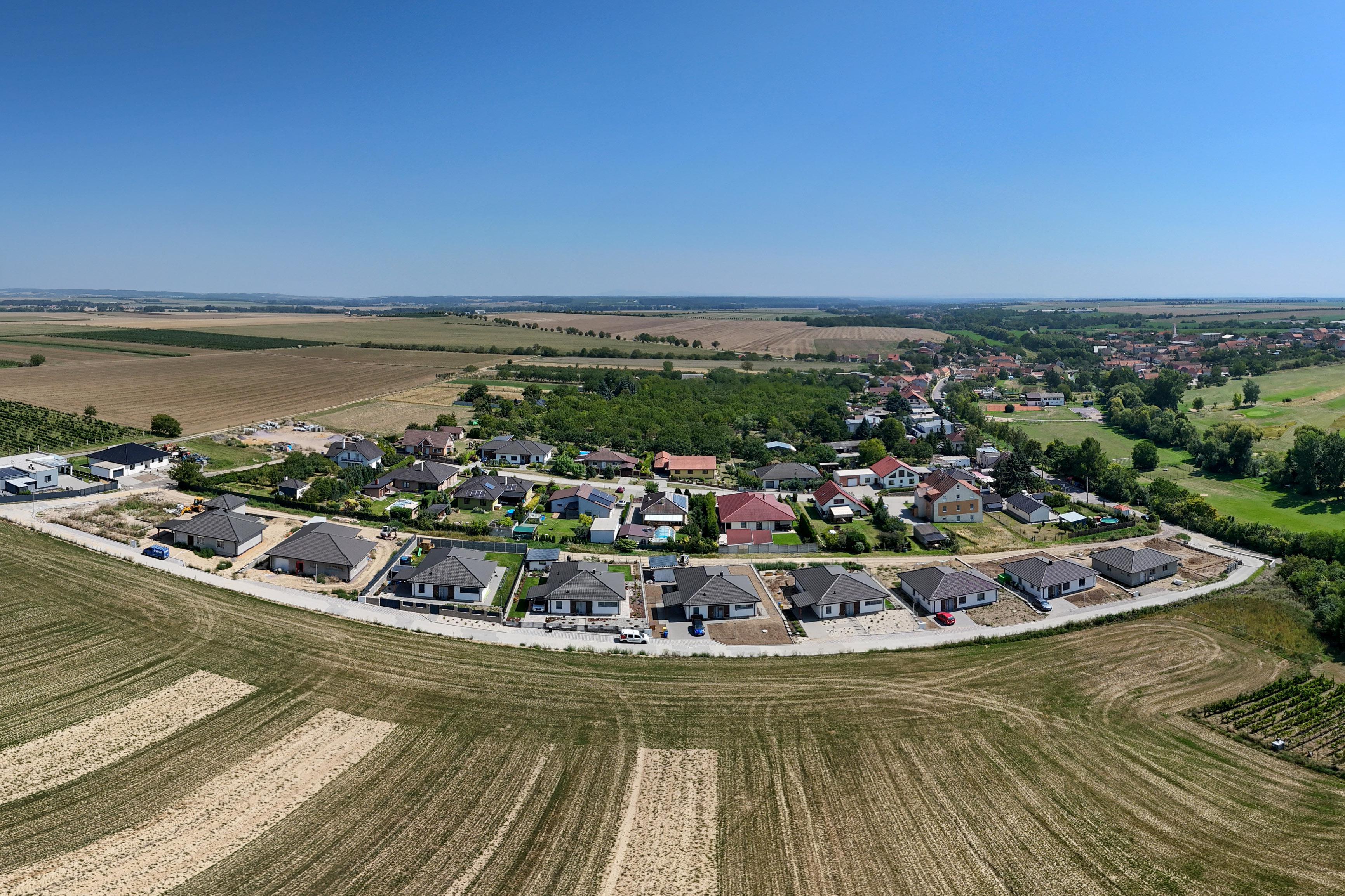 Poslední volná parcela RD 4+kk, Těšetice u Znojma