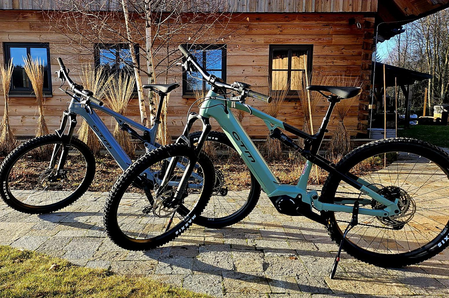 Nově - na sezónu 2026 půjčení elektrokol