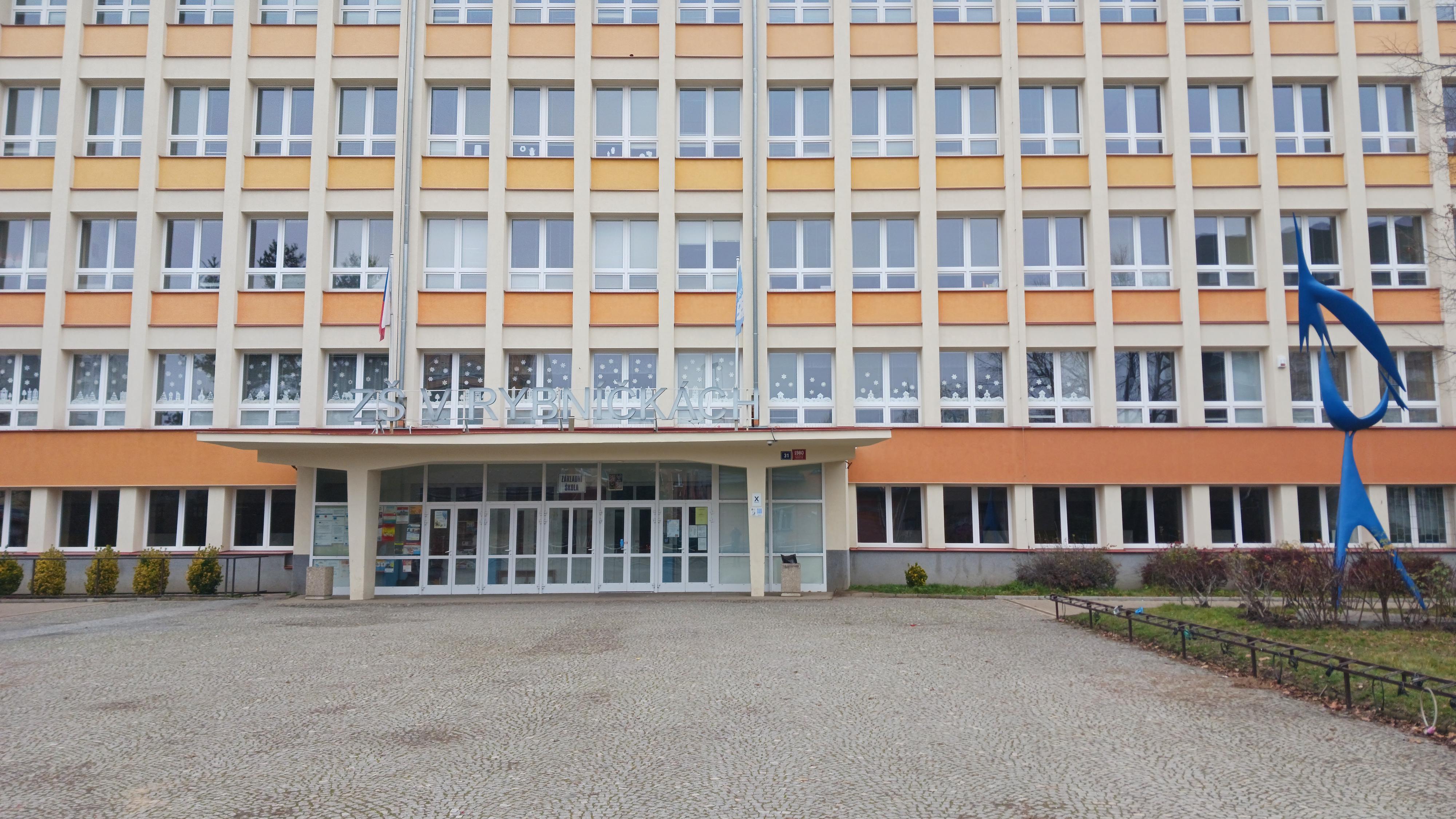 ZŠ Praha 10, V Rybníčkách foto 2