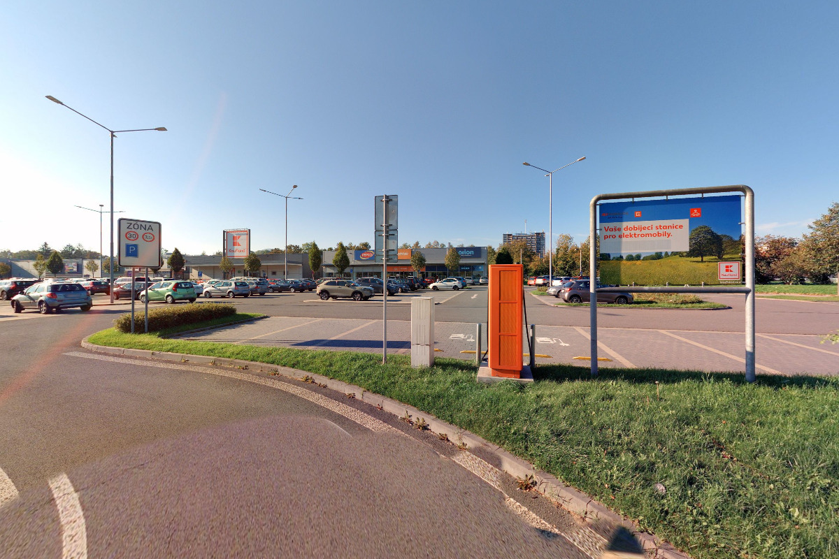Nabíjecí stanice ČEZ foto 2