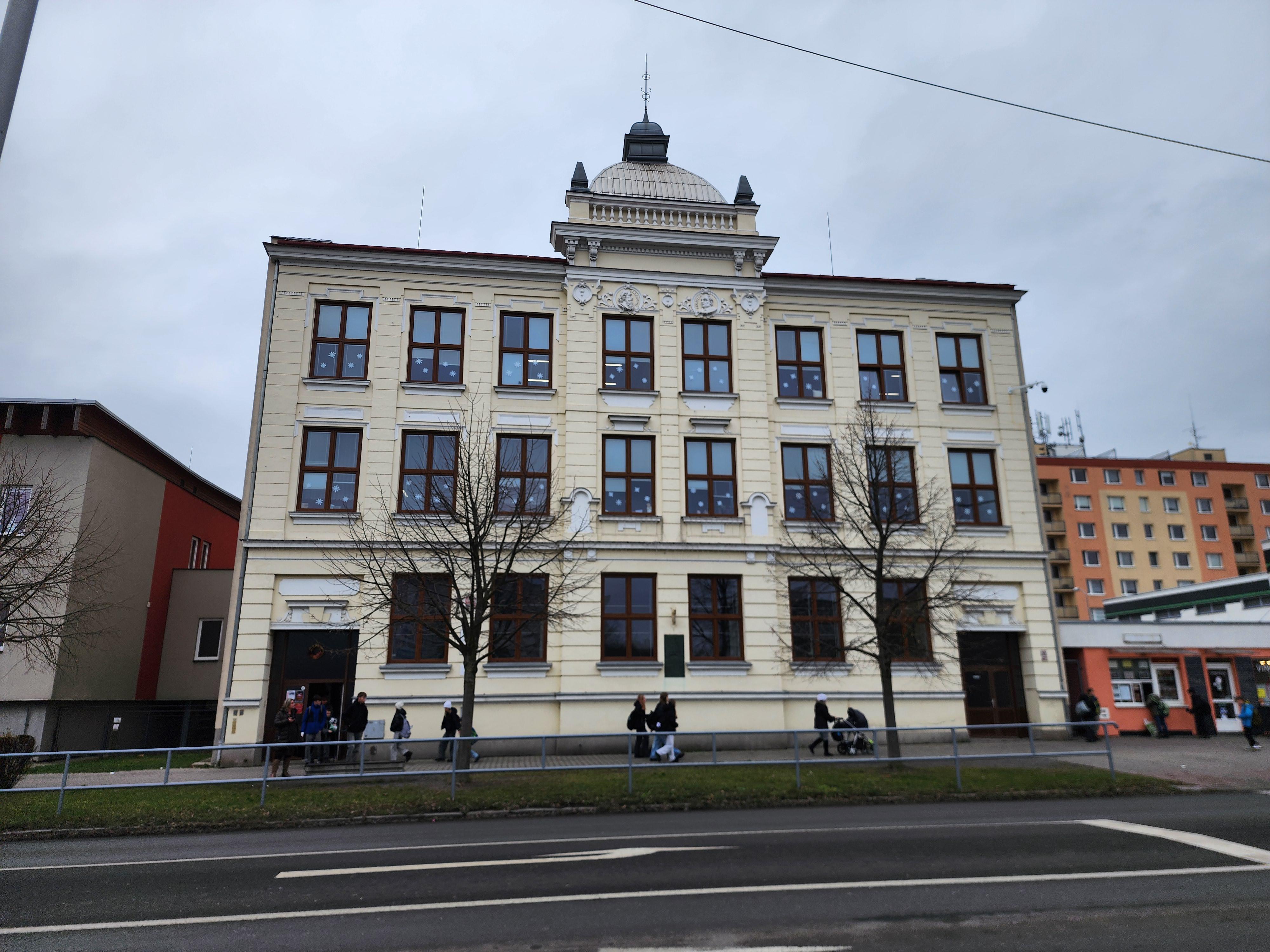 Základní škola Hranice, Tř. 1. máje foto 3