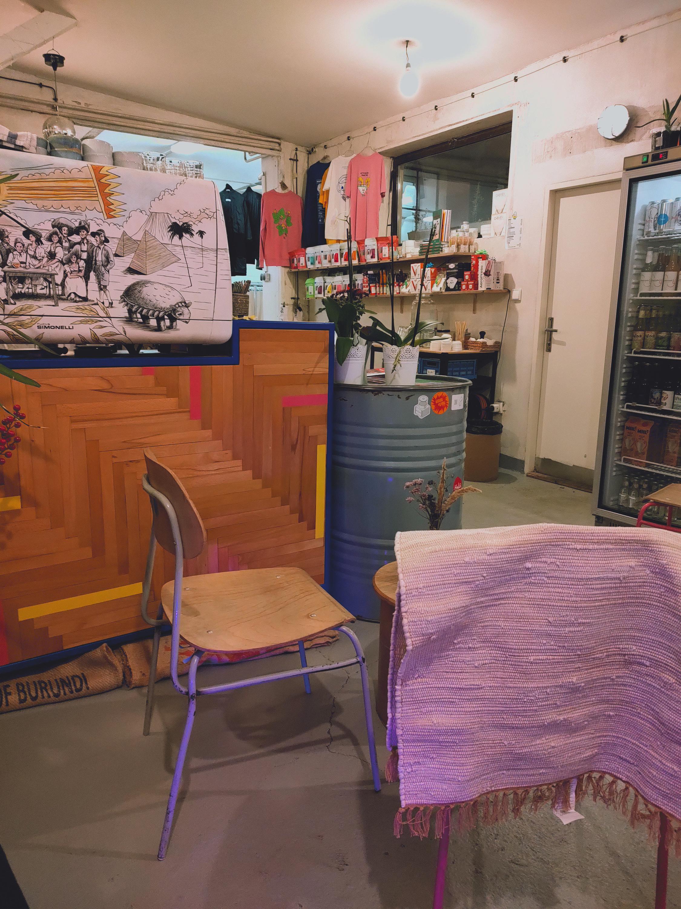 Industra Coffee foto 6