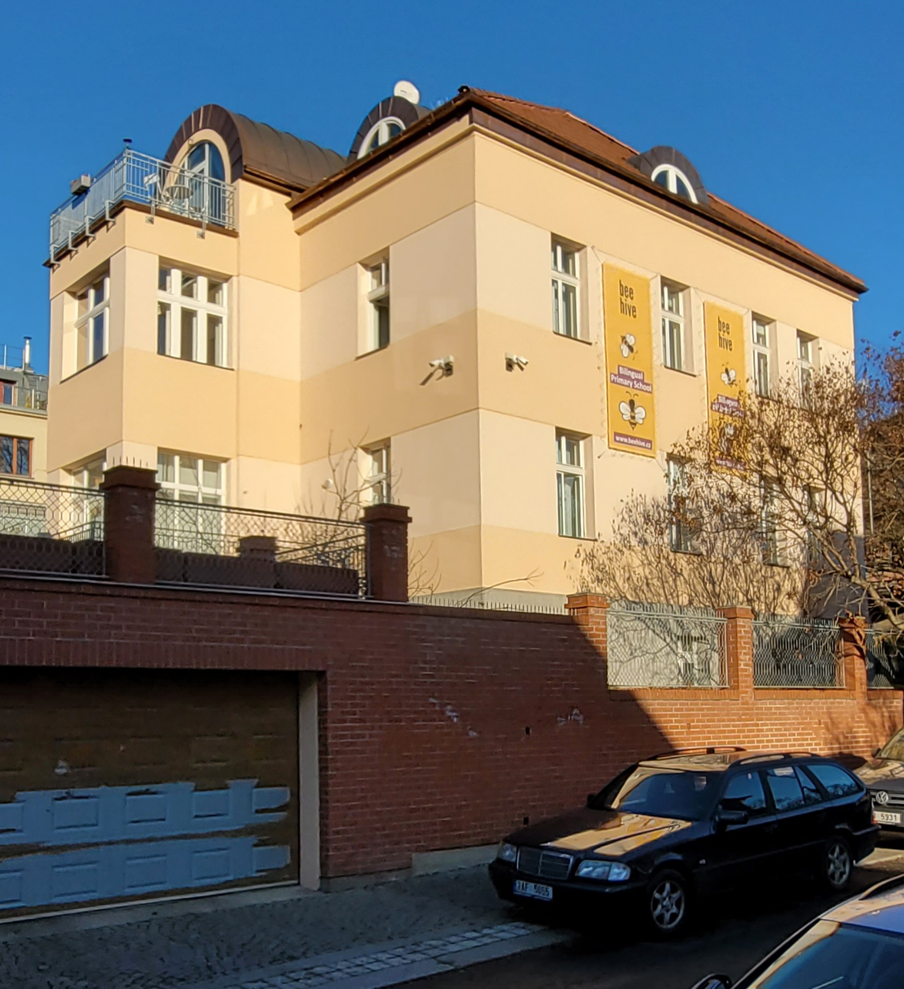 Beehive School foto 6