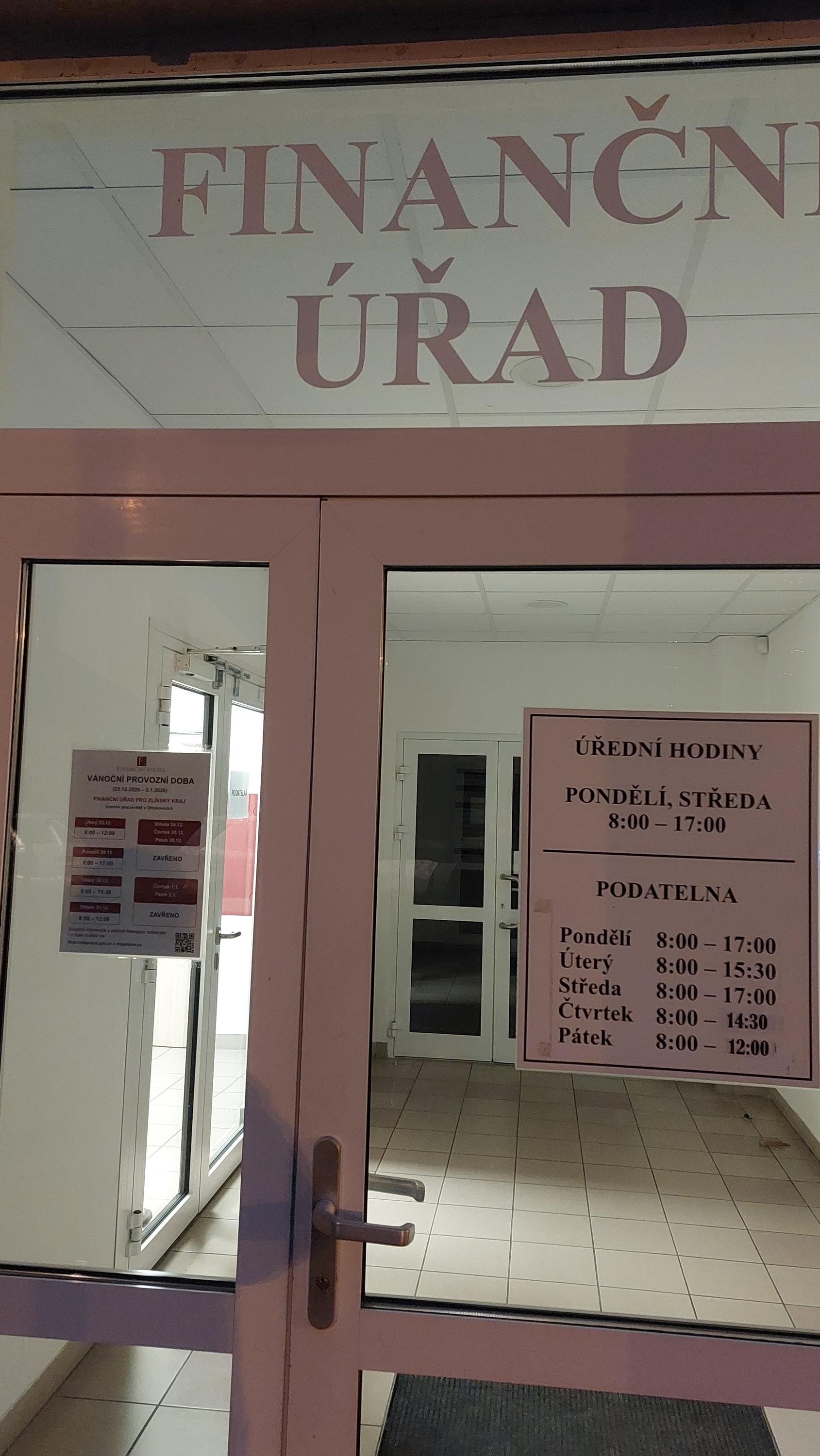 Finanční úřad pro Zlínský kraj - Územní pracoviště v Otrokovicích foto 4
