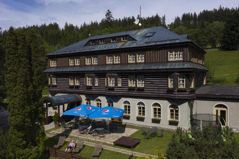 Snídaně v hotelu Alpský Hotel