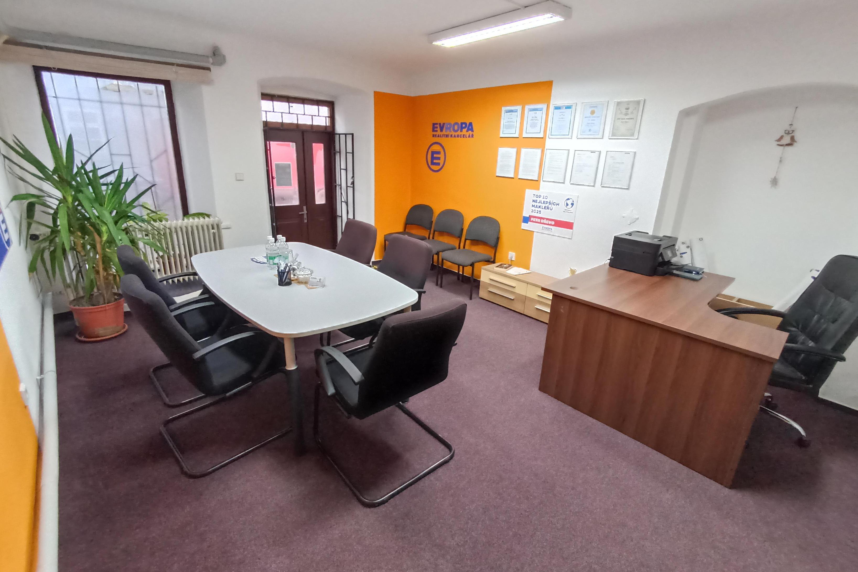 EVROPA realitní kancelář BŘEZNICE foto 1