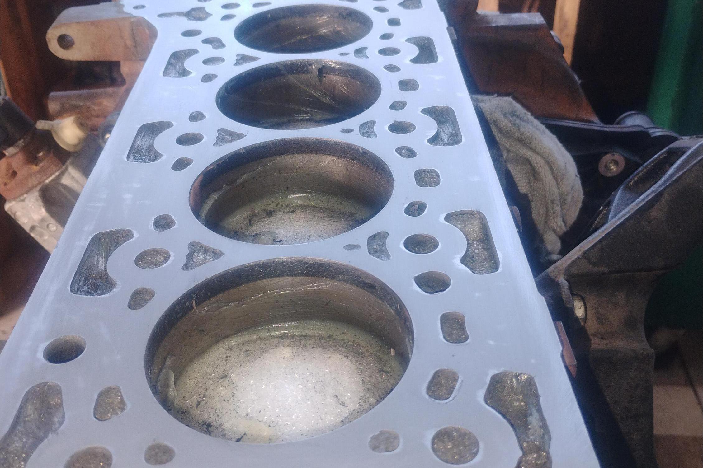 Rovnání bloků motorů Veselý