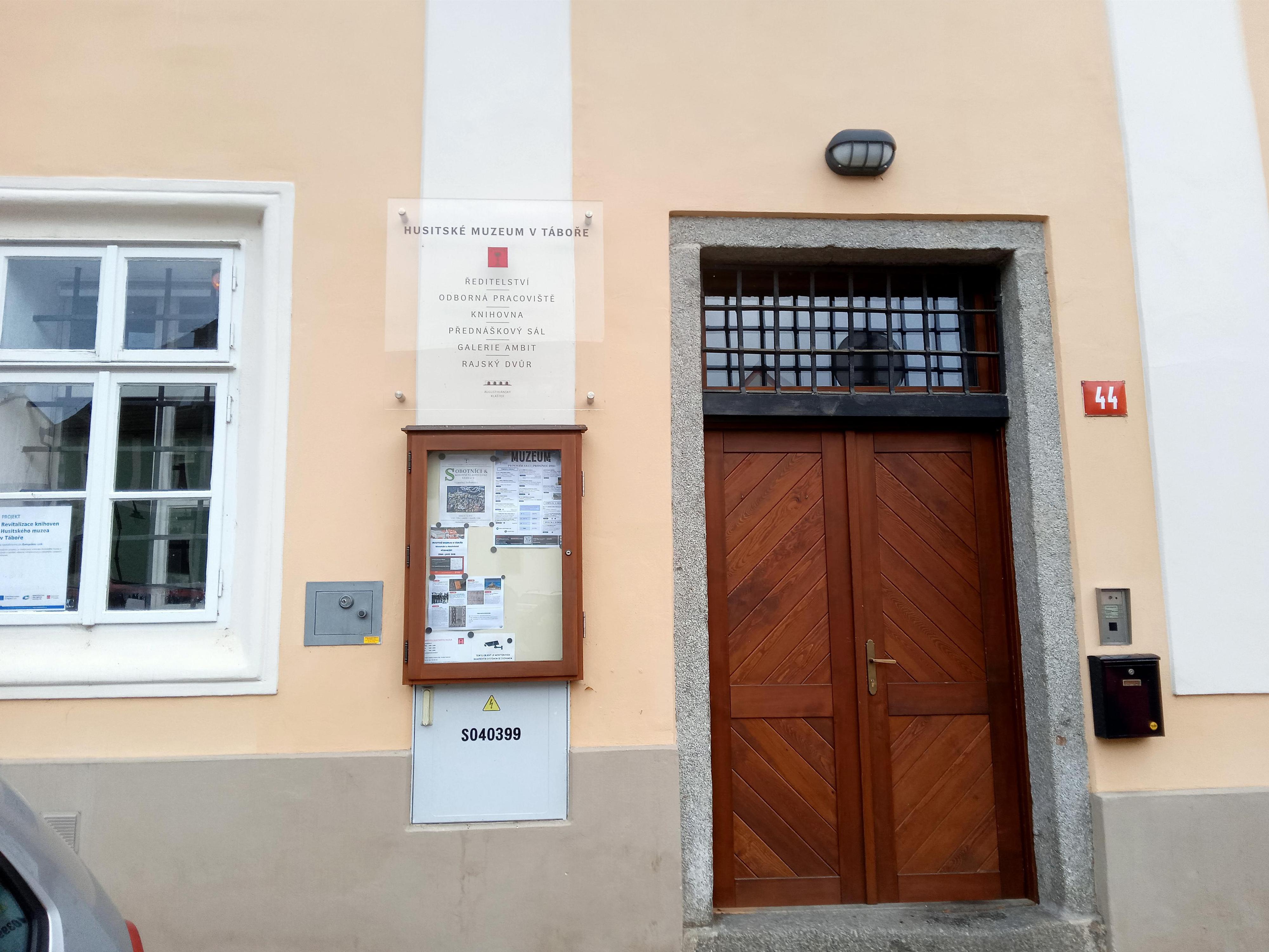 Knihovna Husitského muzea Tábor foto 4